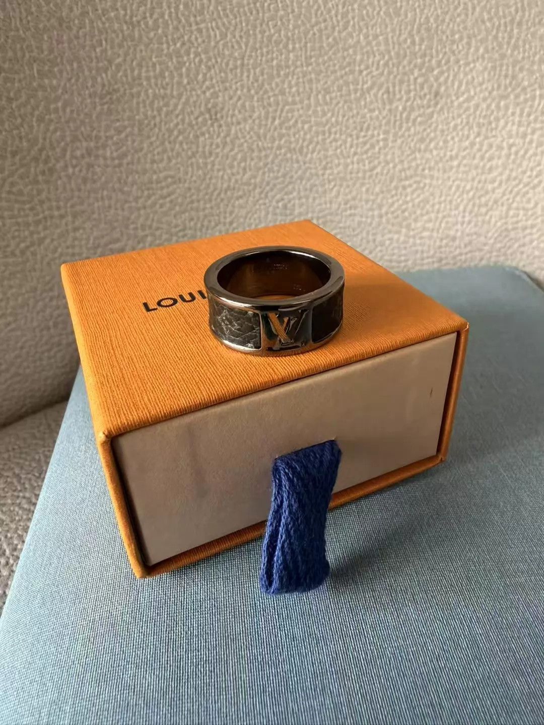 Louis Vuitton LV Logo Print Metal Ring Black L 99 New Size ONE SIZE - 2 Thumbnail