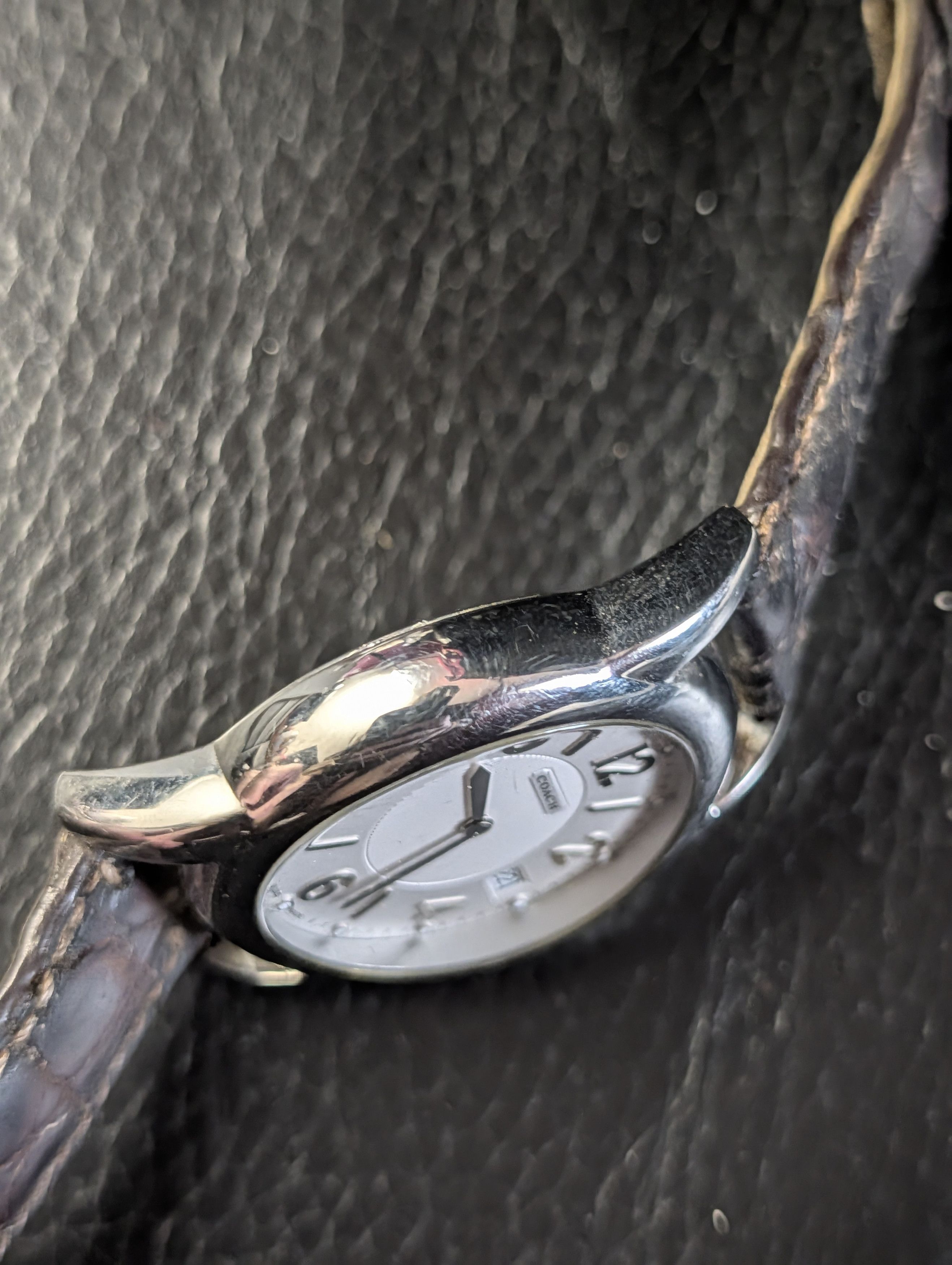 Coach VTG Swiss-Made Date Brown Alligator Quartz 3ATM Watch Size ONE SIZE - 4 Thumbnail