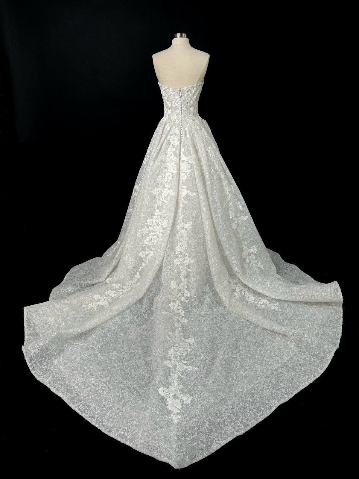 Other Preloved US 6 Anna Augusta Embroidered appliqués Bridal Gown Size M / US 6-8 / IT 42-44 - 8 Thumbnail