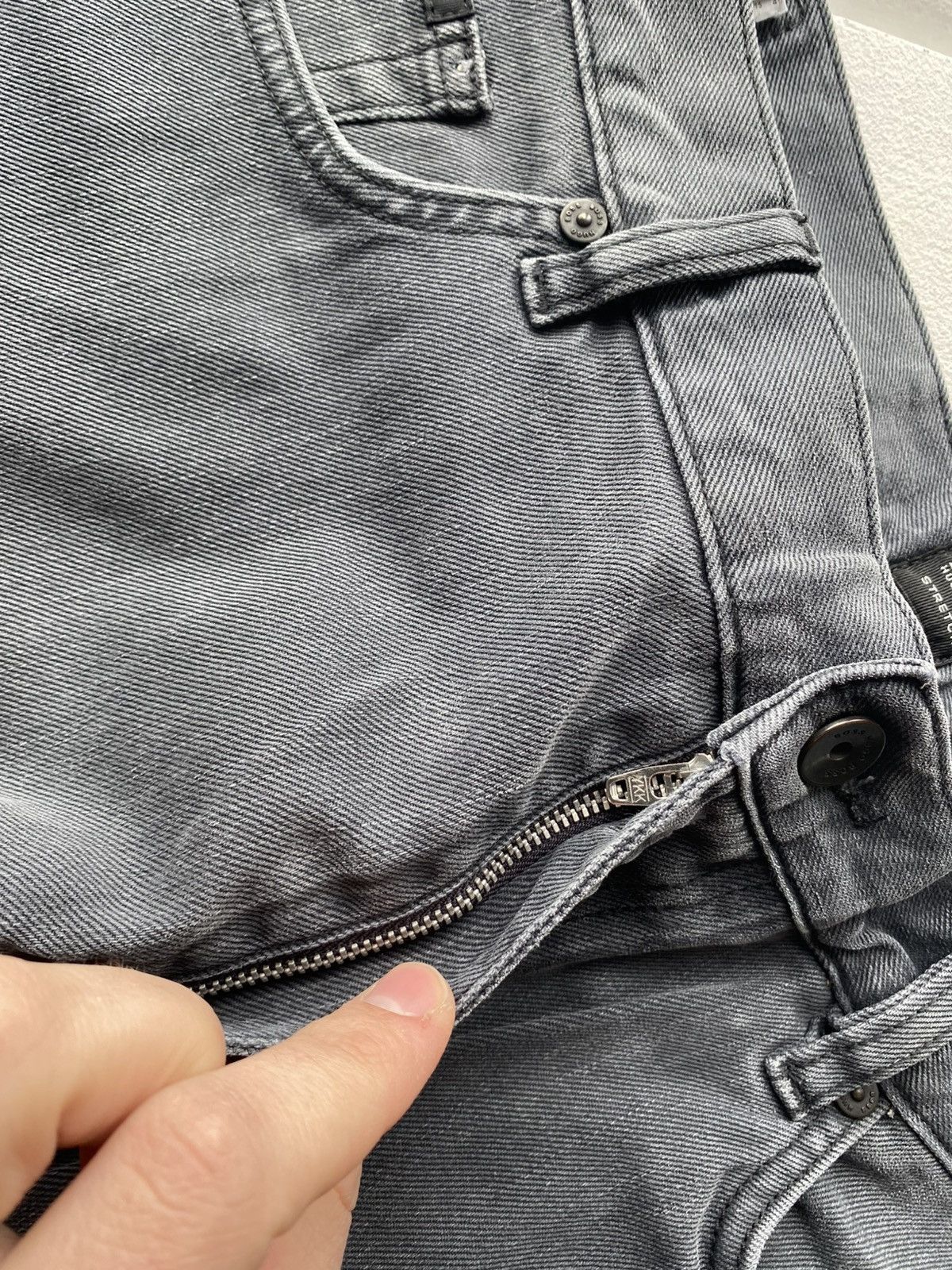 Hugo Boss 00s Luxury Hugo Boss Grey Stretch Denim Jeans Straight Fit Size US 38 / EU 54 - 6 Thumbnail