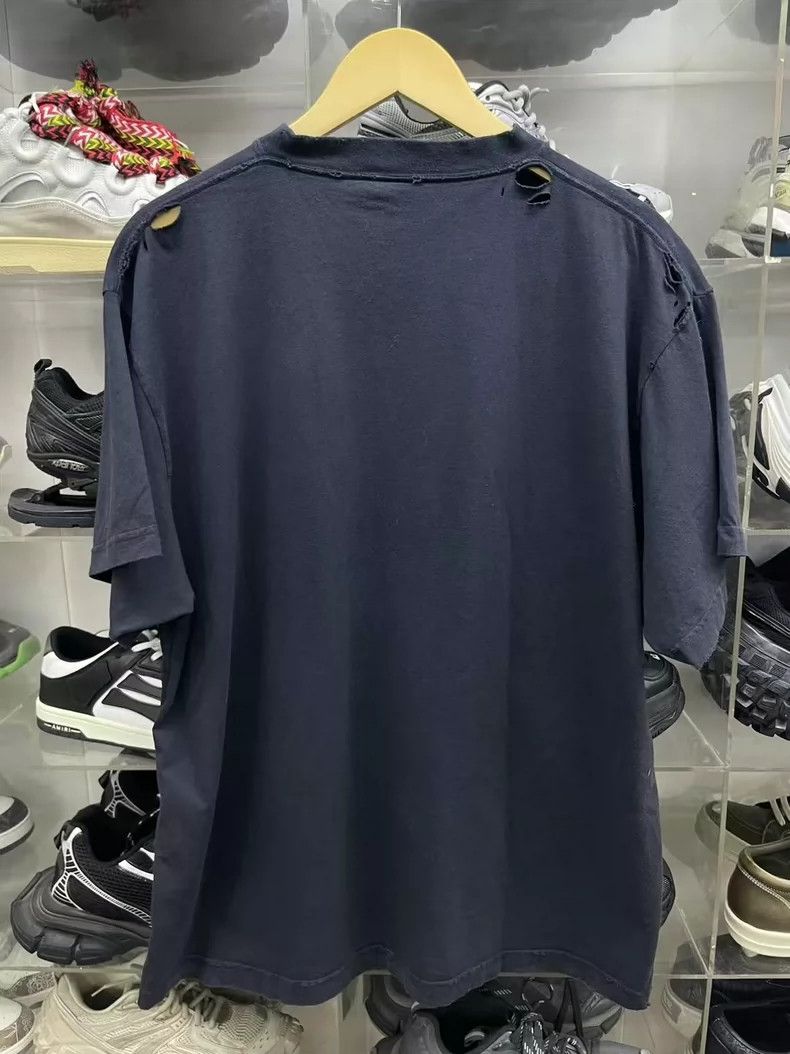 Balenciaga Balenciaga Glitter Do Old Destruction Short Sleeve Size L Size US L / EU 52-54 / 3 - 2 Thumbnail