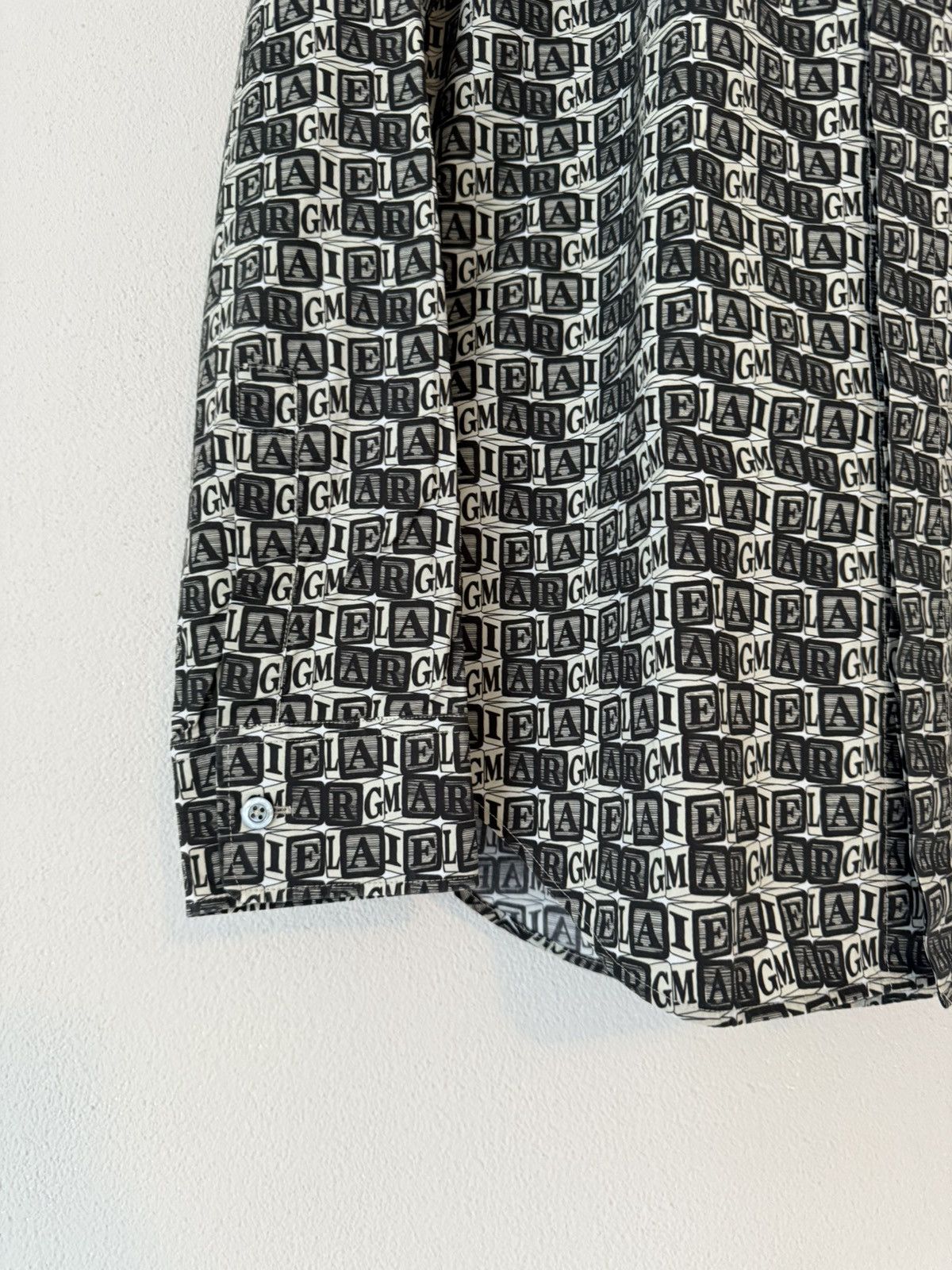 Maison Margiela Maison Margiela All-Over Logo Print Shirt – Size 39 Size US M / EU 48-50 / 2 - 6 Thumbnail