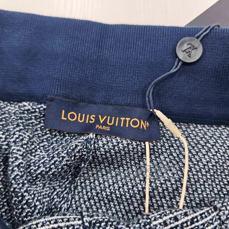 Louis Vuitton Louis Vuitton size l Blue checkerboard full-print knit shor Size US 28 / EU 44 - 4 Thumbnail