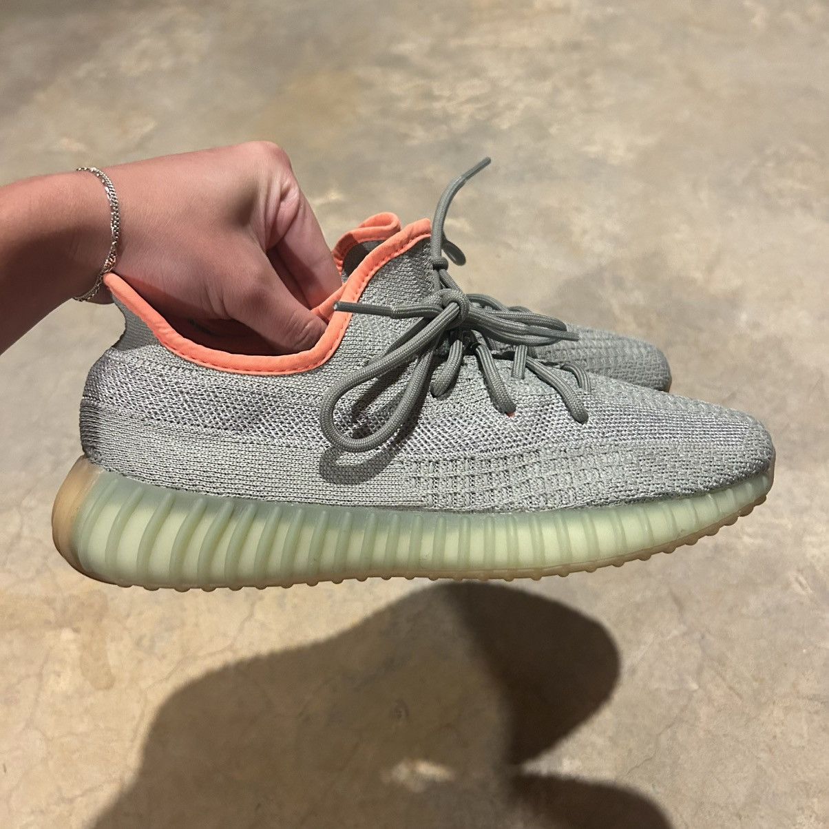 Yeezy Adidas Yeezy Boost 350 V2 Desert Sage 2020 US 8 Size US 8 / EU 41 - 7 Thumbnail