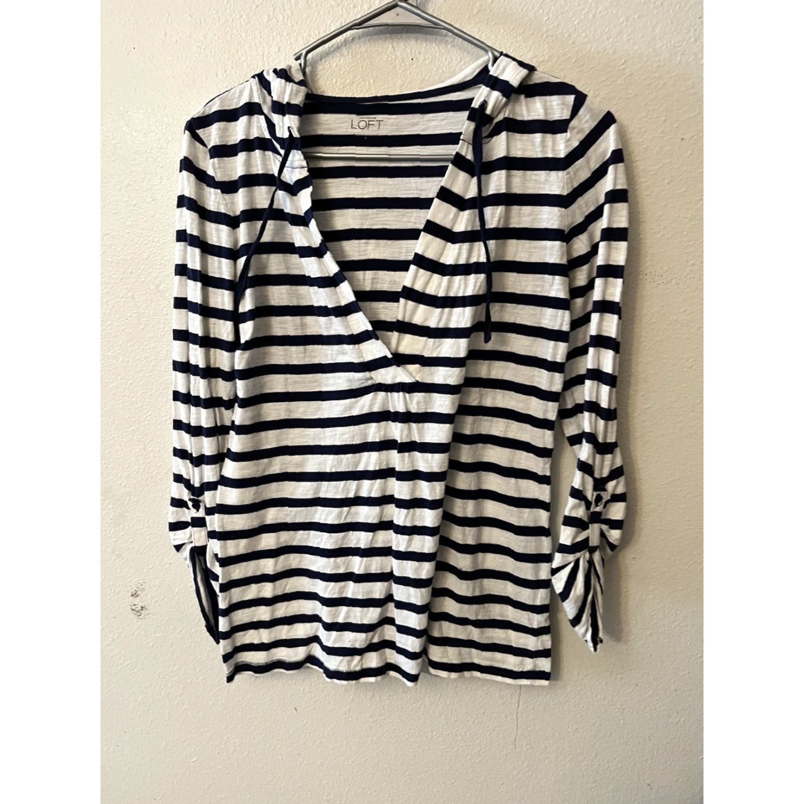 Loft Loft Hoodie Women's Small White Navy Striped L/S Drawstring Pullover V-Neck Pullover Hoodie Womens S White Navy Striped L/S Drawstring V-Neck Hoodie Size S / US 4 / IT 40 - 2 Thumbnail