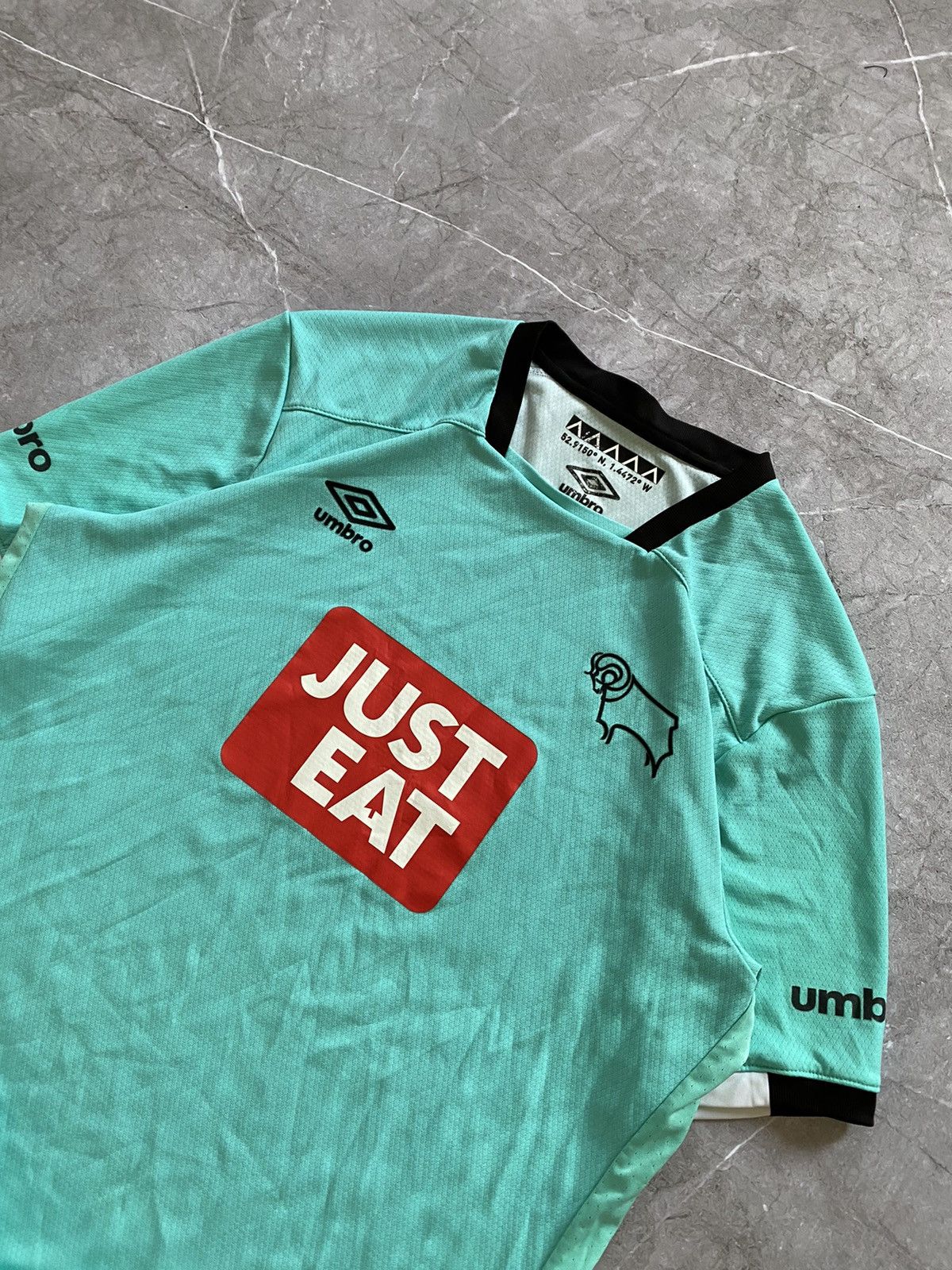 Umbro × Vintage Rare Umbro Derby County FC 2016-17 Third Soccer Jersey Size US L / EU 52-54 / 3 - 3 Thumbnail