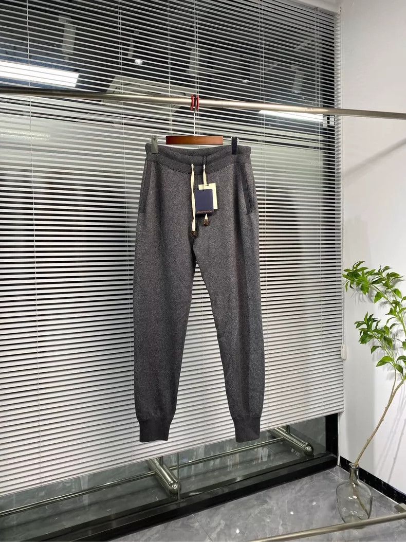 Louis Vuitton LOUIS VUITTON size m Cashmere Sport Pants 2504-Nextarrow Size US 30 / EU 46 - 1 Thumbnail