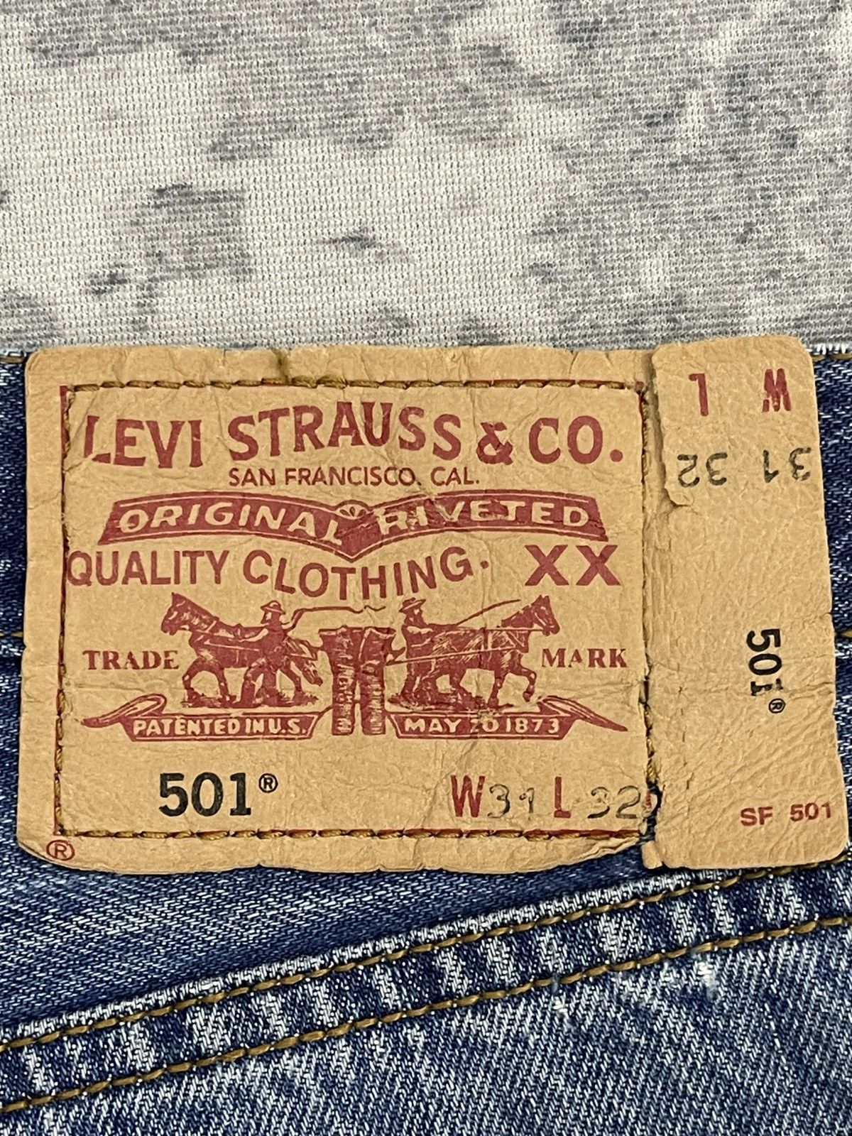 Levi's Thrashed Vintage Levi’s 501 Destructed Light Wash Size US 31 - 13 Thumbnail