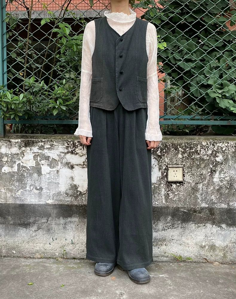 Issey Miyake issey miyake Plate mouth disguise. 2505-Nextarrow Size US M / EU 48-50 / 2 - 4 Thumbnail