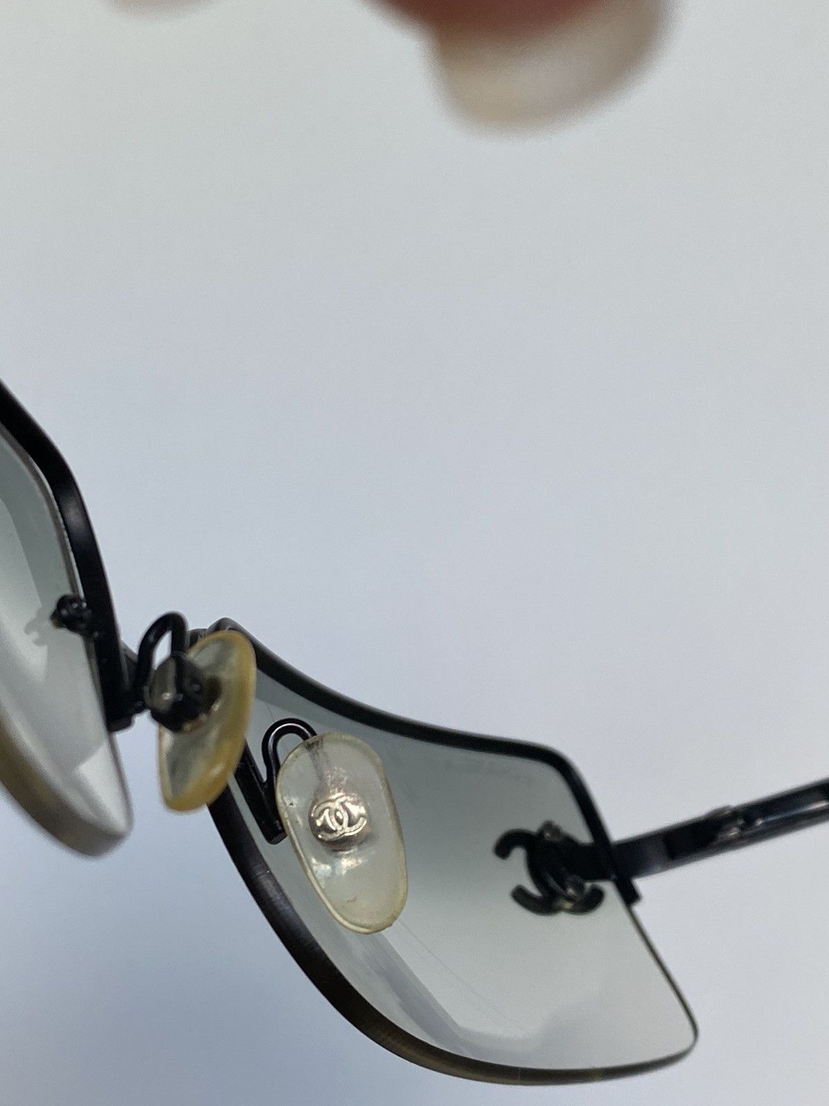Chanel × Vintage Chanel CC 4104-B sunglasses rhinestones black rimless Size ONE SIZE - 10 Thumbnail