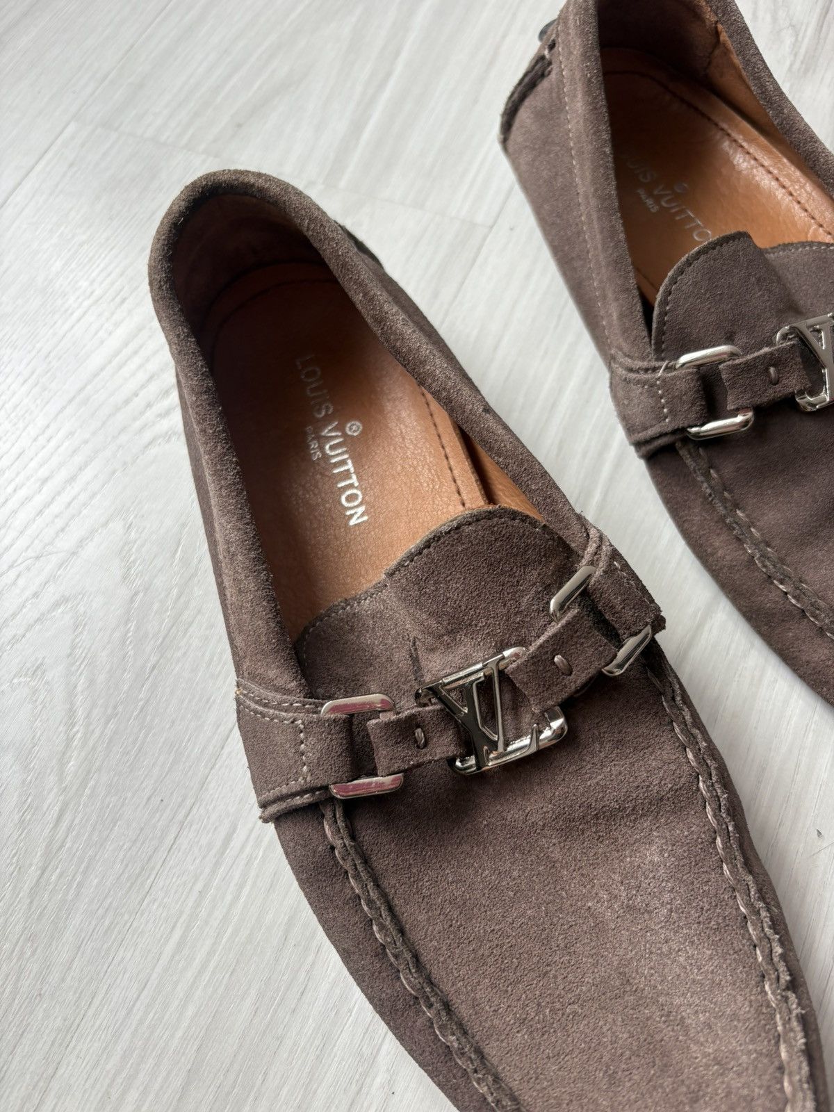 Louis Vuitton Limited edition Louis Vuitton suede loafers Size US 9 / EU 42 - 5 Thumbnail