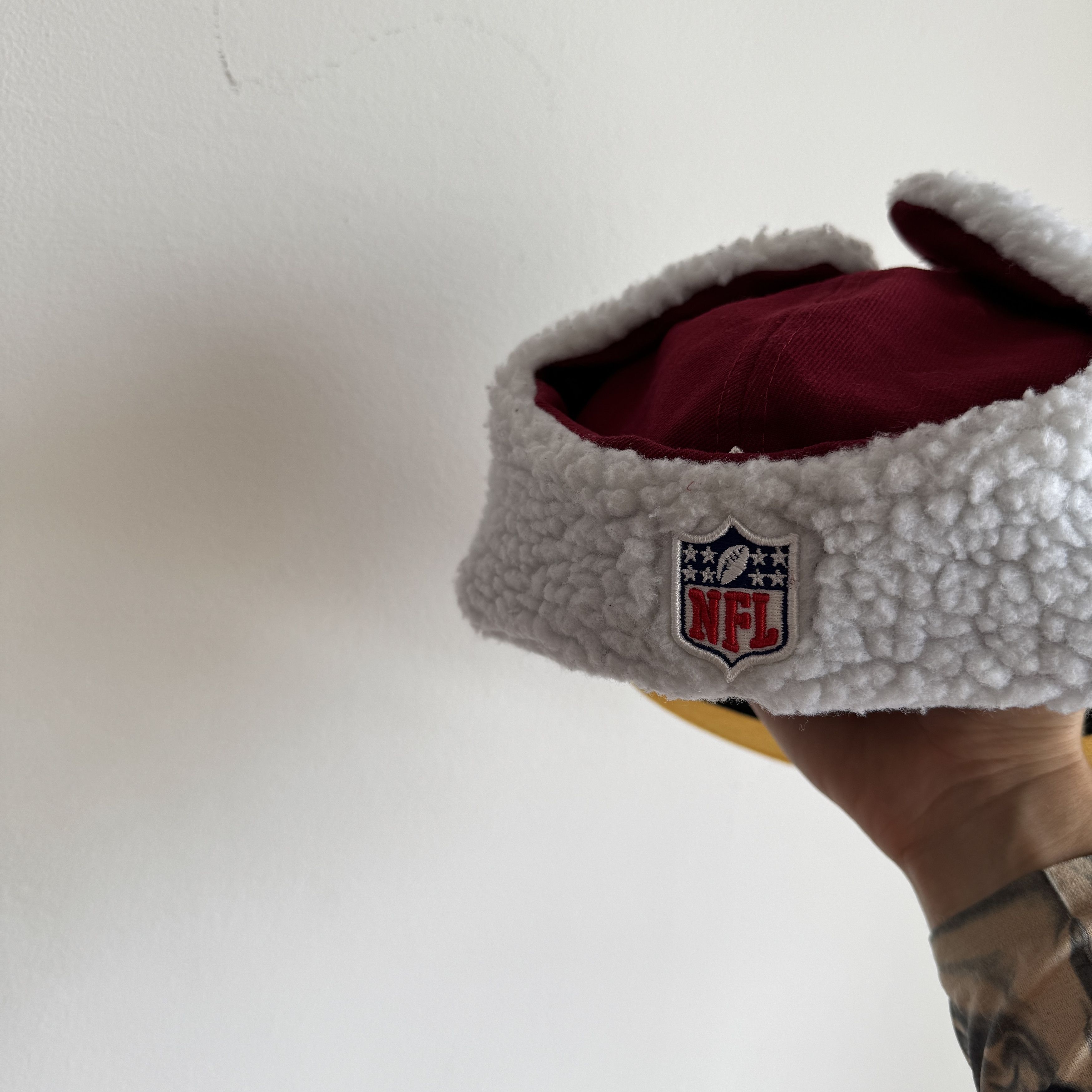 NFL New Era Redskins sherpa ear flap 59FIFTY winter cap XL Size 42 - 13 Thumbnail