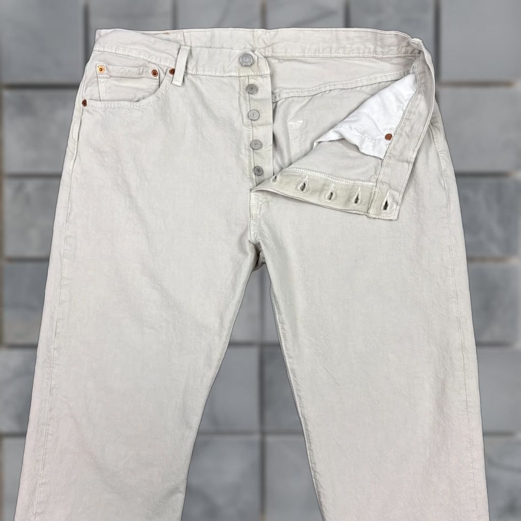 Levi's VINTAGE Levis 501 Jeans Mens 36x32 Beige Button Fly Denim Pants Faded Work Chore Office Size US 36 / EU 52 - 1 Thumbnail