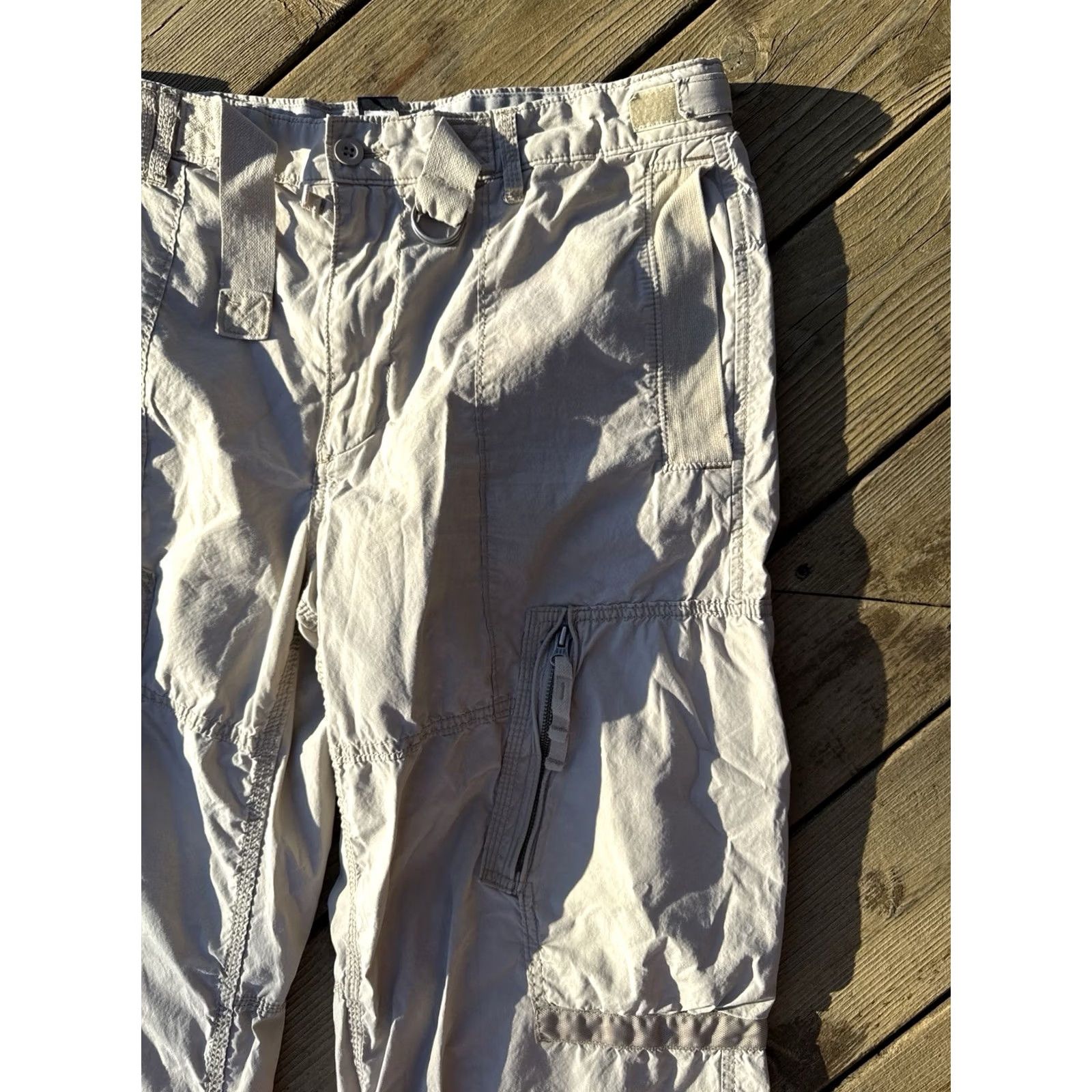 Gap Vintage Gap Cargo Tech Pants Mens 35x32 Khaki Multi Pocket Gorpcore Pants Size US 35 - 4 Thumbnail