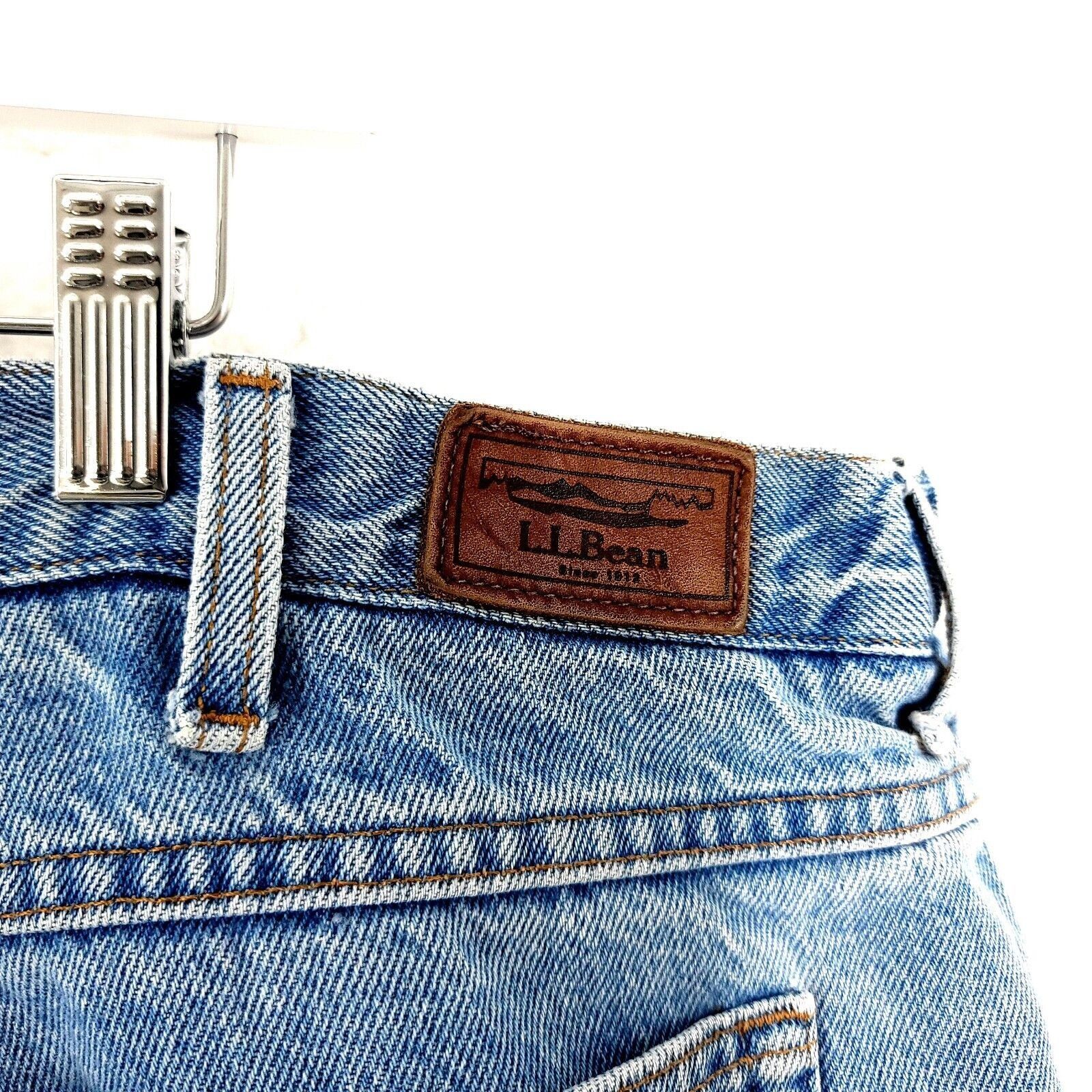 L.L. Bean L.L. Bean Light Wash Blue Denim Comfort Waist Jeans 42/30 Hi Size US 42 / EU 58 - 5 Thumbnail