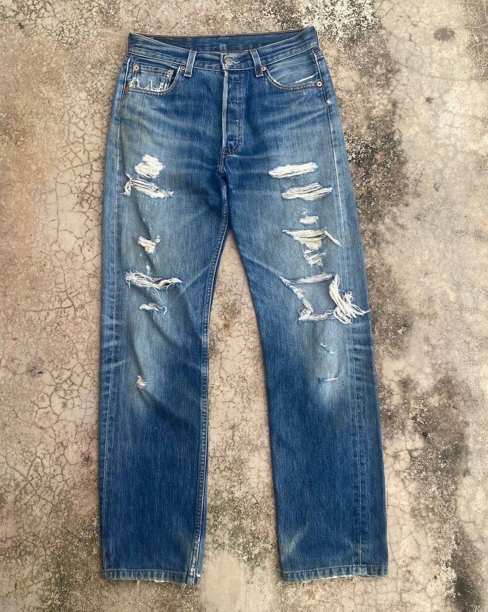 Levi's Vintage Clothing × Vintage KURT COBAIN VINTAGE LEVIS 501 DISTRESSED DIRTY JEAN BJ07-07 Size US 29 - 1 Thumbnail