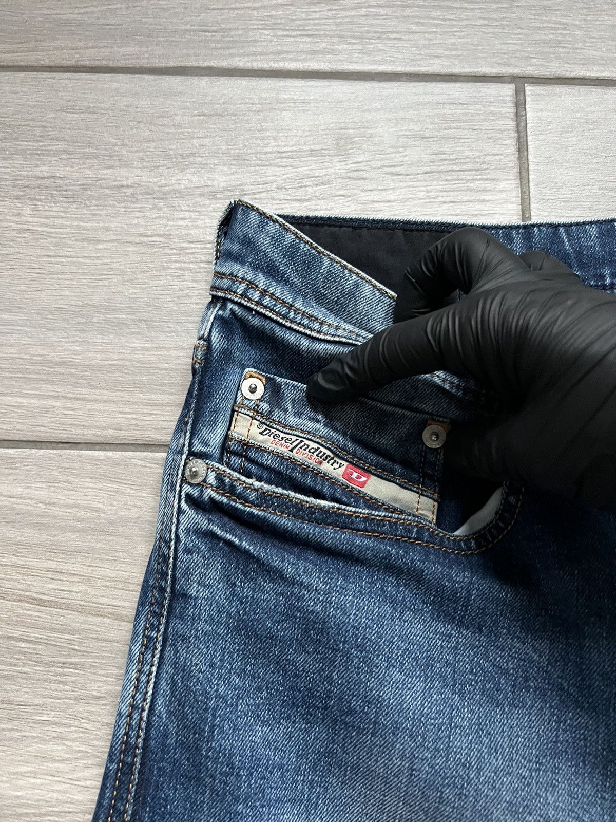 Diesel × Jean × Vintage Diesel Pants Denim Vintage Jeans Very Rare Y2k Style Size US 34 / EU 50 - 13 Thumbnail