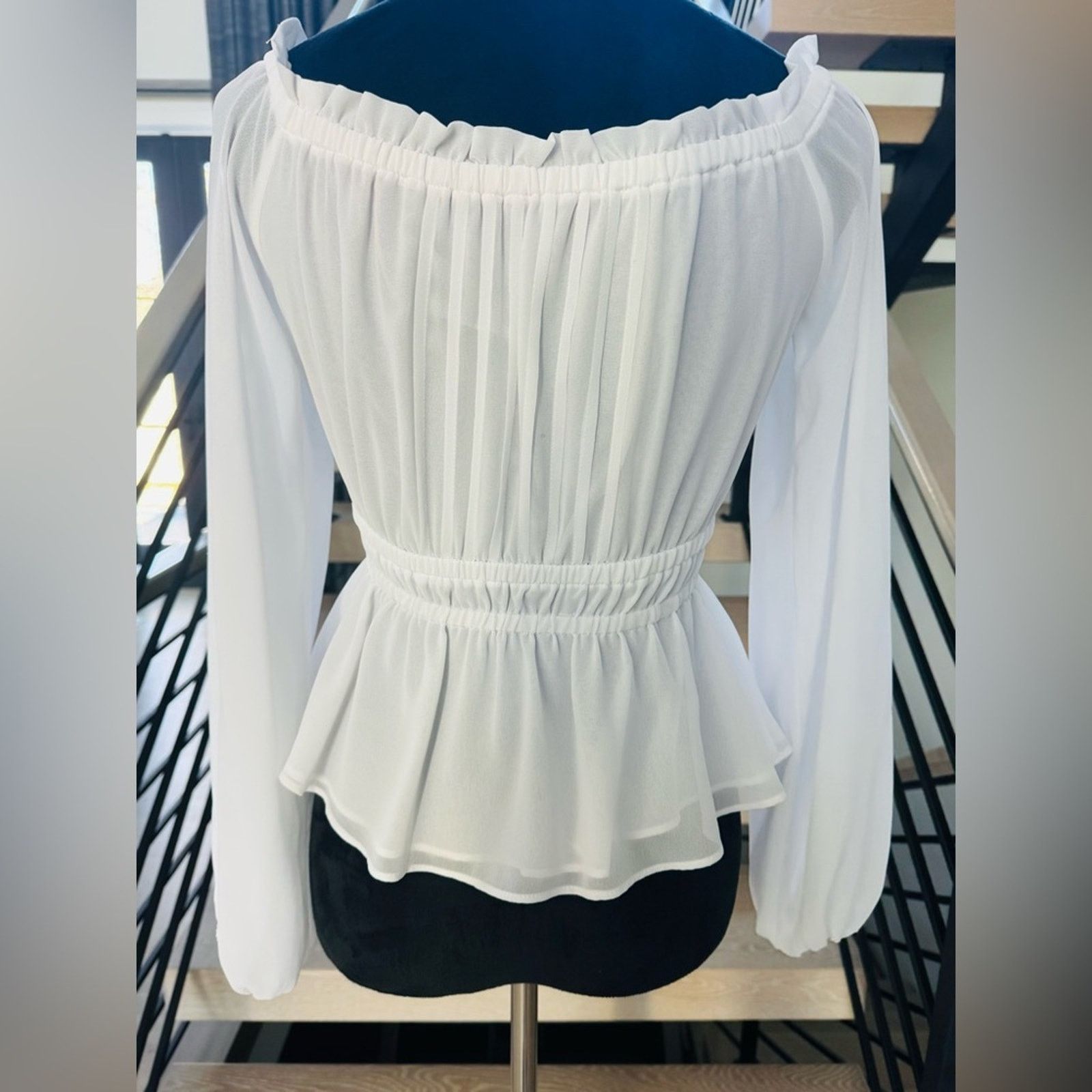 Guess New Guess Elegant White Off-Shoulder Blouse size S Size S / US 4 / IT 40 - 7 Thumbnail
