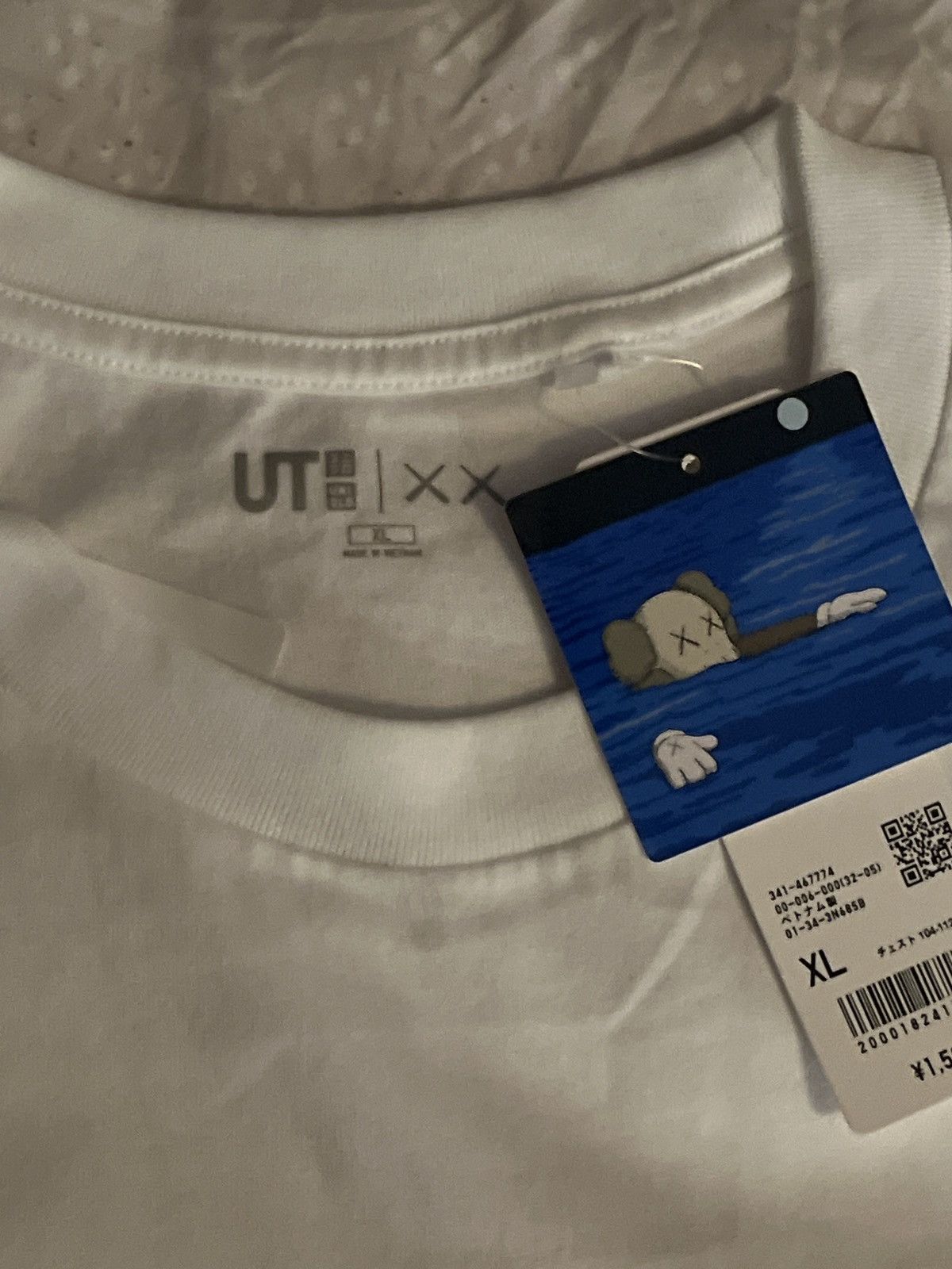 Kaws × Uniqlo UT Graphic T-Shirt Size US XL / EU 56 / 4 - 4 Thumbnail