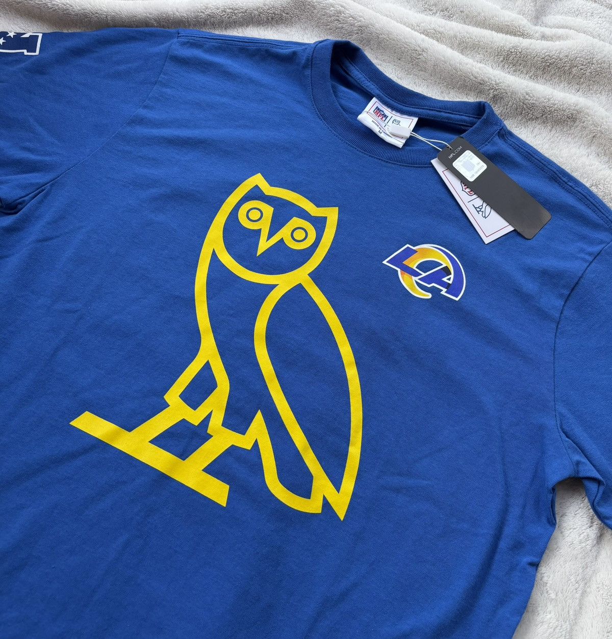 October's Very Own OVO x NFL LA Rams Blue OG Owl Tee Size US M / EU 48-50 / 2 - 2 Thumbnail