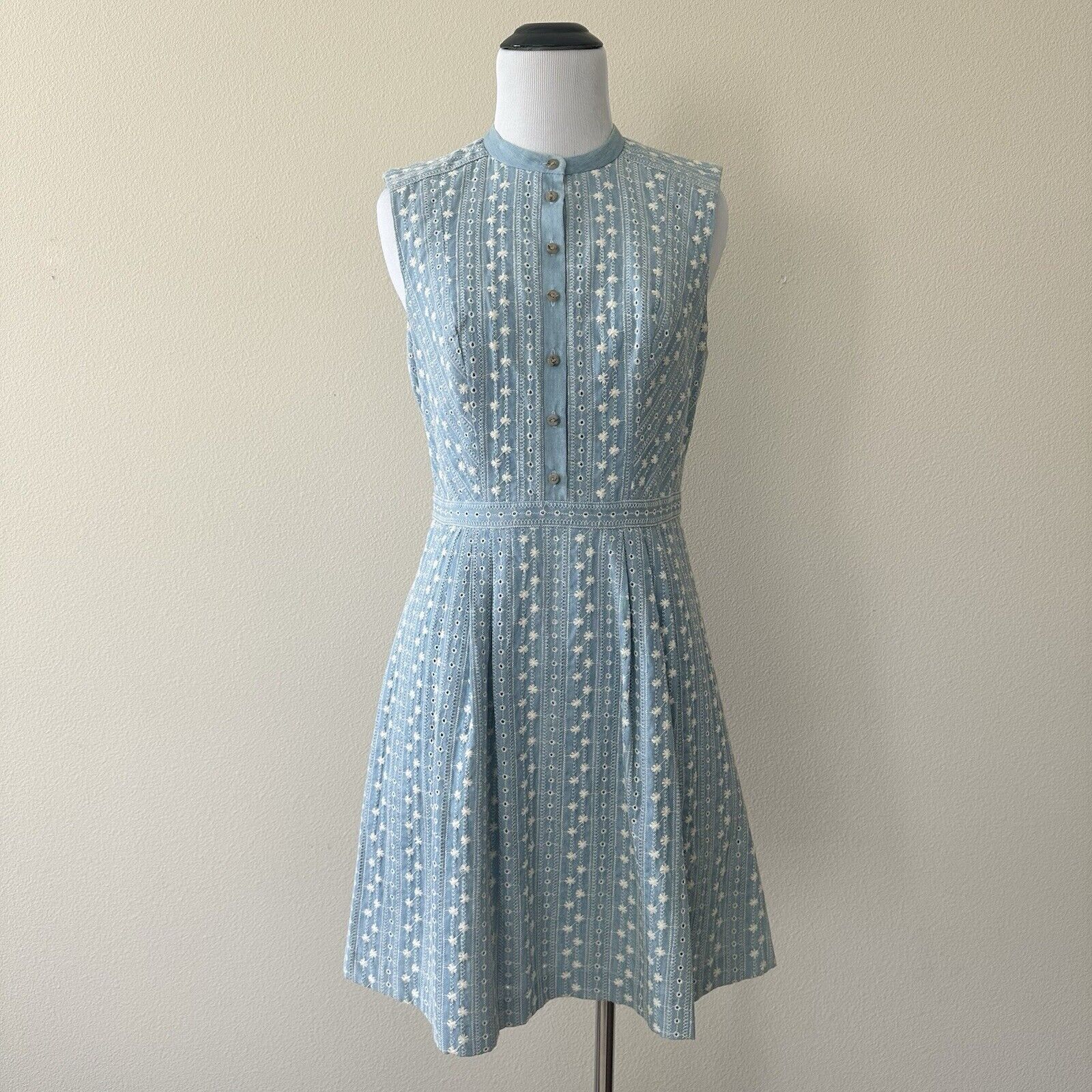 Other Gal Meets Glam Embroidered Chambray A-Line Blue Dress US 4 Size S / US 4 / IT 40 - 1 Thumbnail