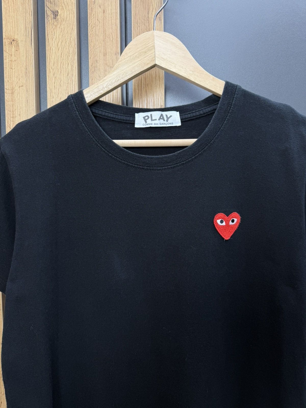 Comme des Garcons PLAY Comme Des Garcons Play Heart Logo T Shirt Black Size US S / EU 44-46 / 1 - 2 Thumbnail