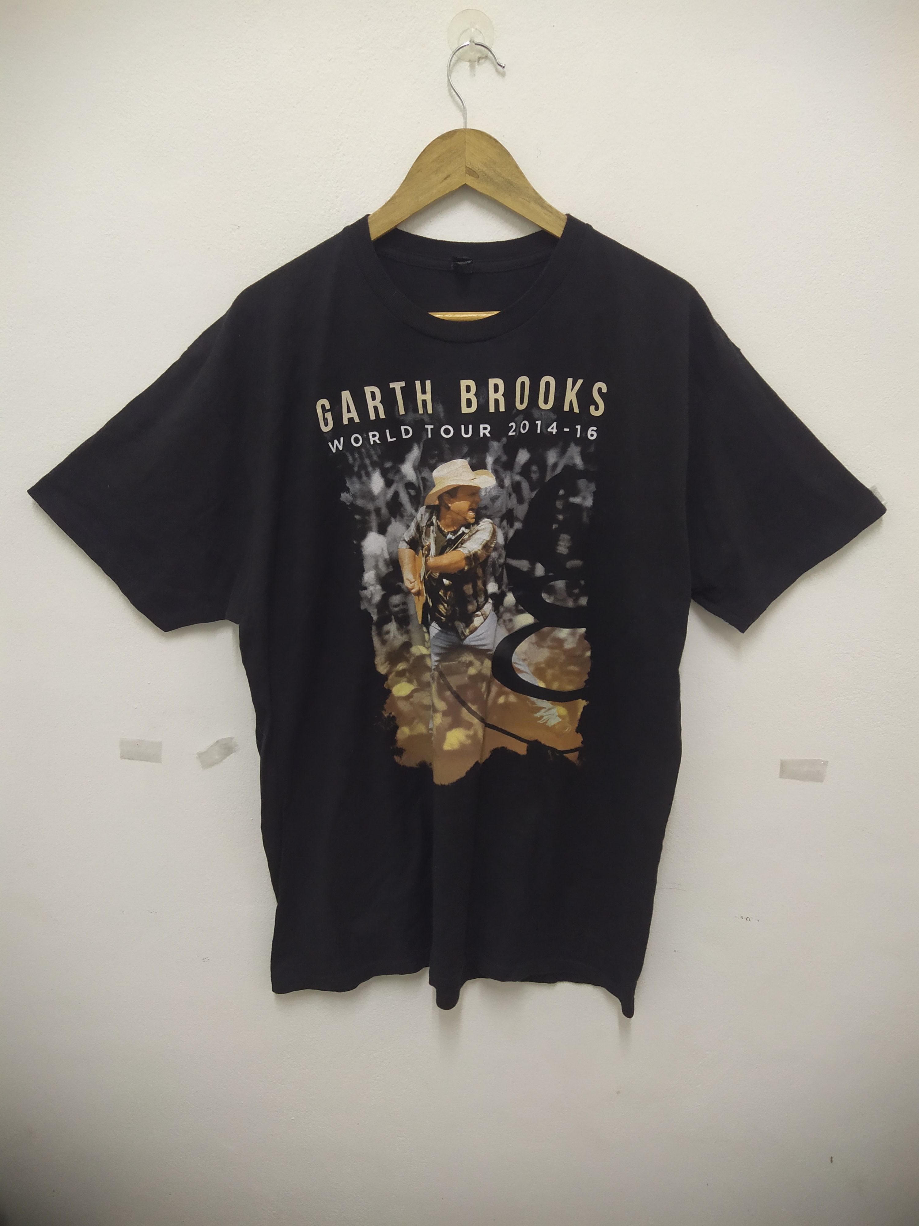 Band Tees Garth Brooks Country Singer vintage Tshirt Size US XL / EU 56 / 4 - 3 Thumbnail