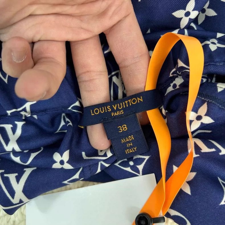 Louis Vuitton Louis Vuitton Silk Blue Full Print Shorts Size 37" - 4 Thumbnail