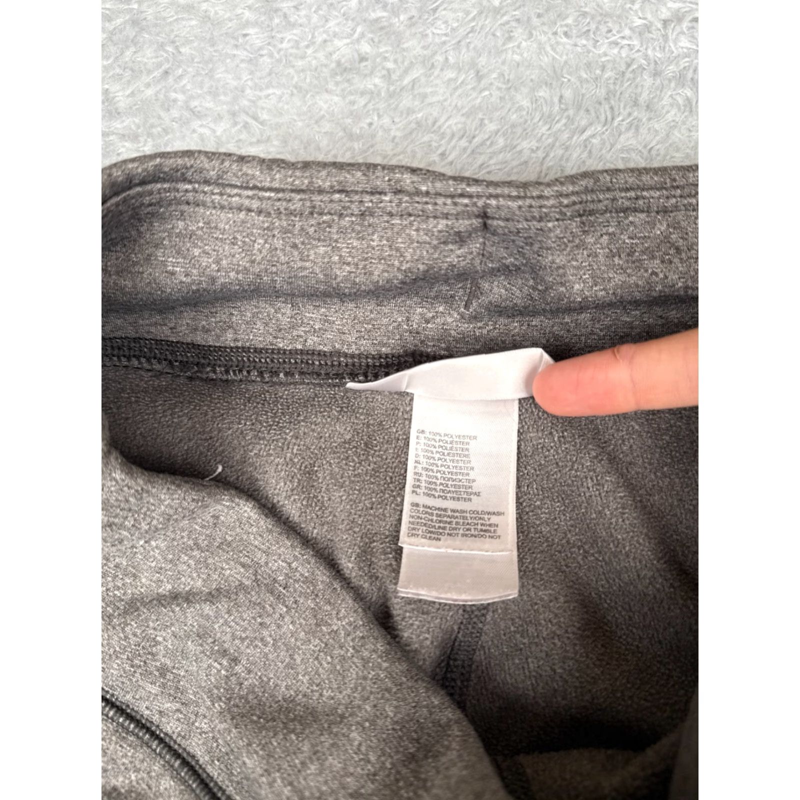 The North Face The North Face Pants Womens Small Gray 28" Straight Leg Polyester Capri Yoga Gym 30 in Waist Regular Inseam 28 in Gray 100% Polyester Size 28" / US 6 / IT 42 - 6 Thumbnail
