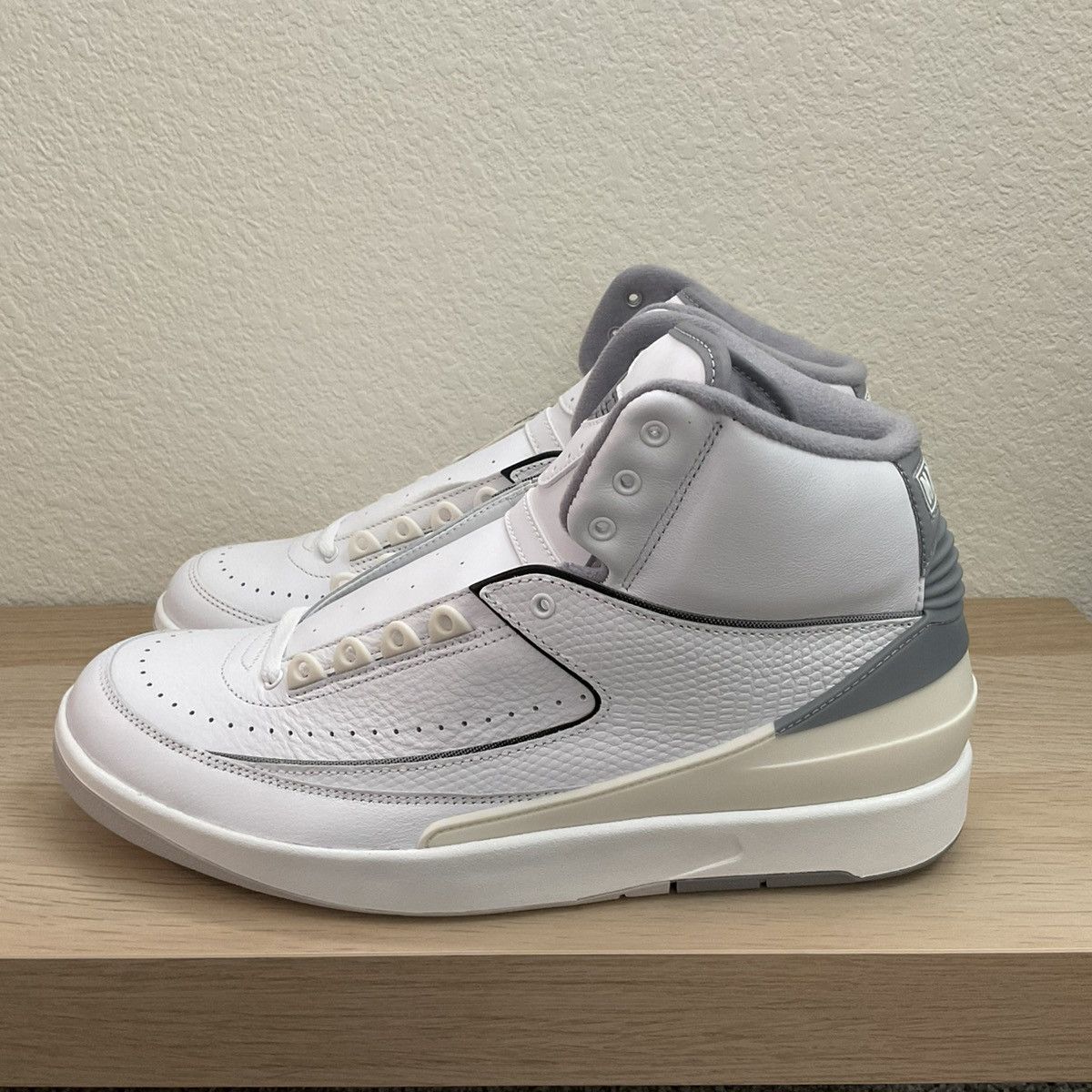 Nike Jordan 2 Retro Size US 11 / EU 44 - 1 Thumbnail