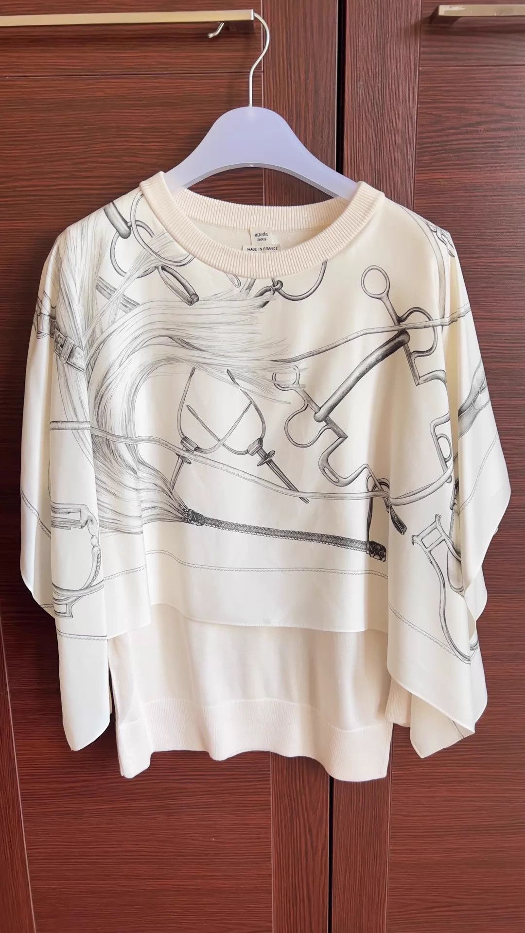 Hermes Hermes Women's Silk Shawl Over Knit Top 34 Size XS / US 0-2 / IT 36-38 - 1 Thumbnail