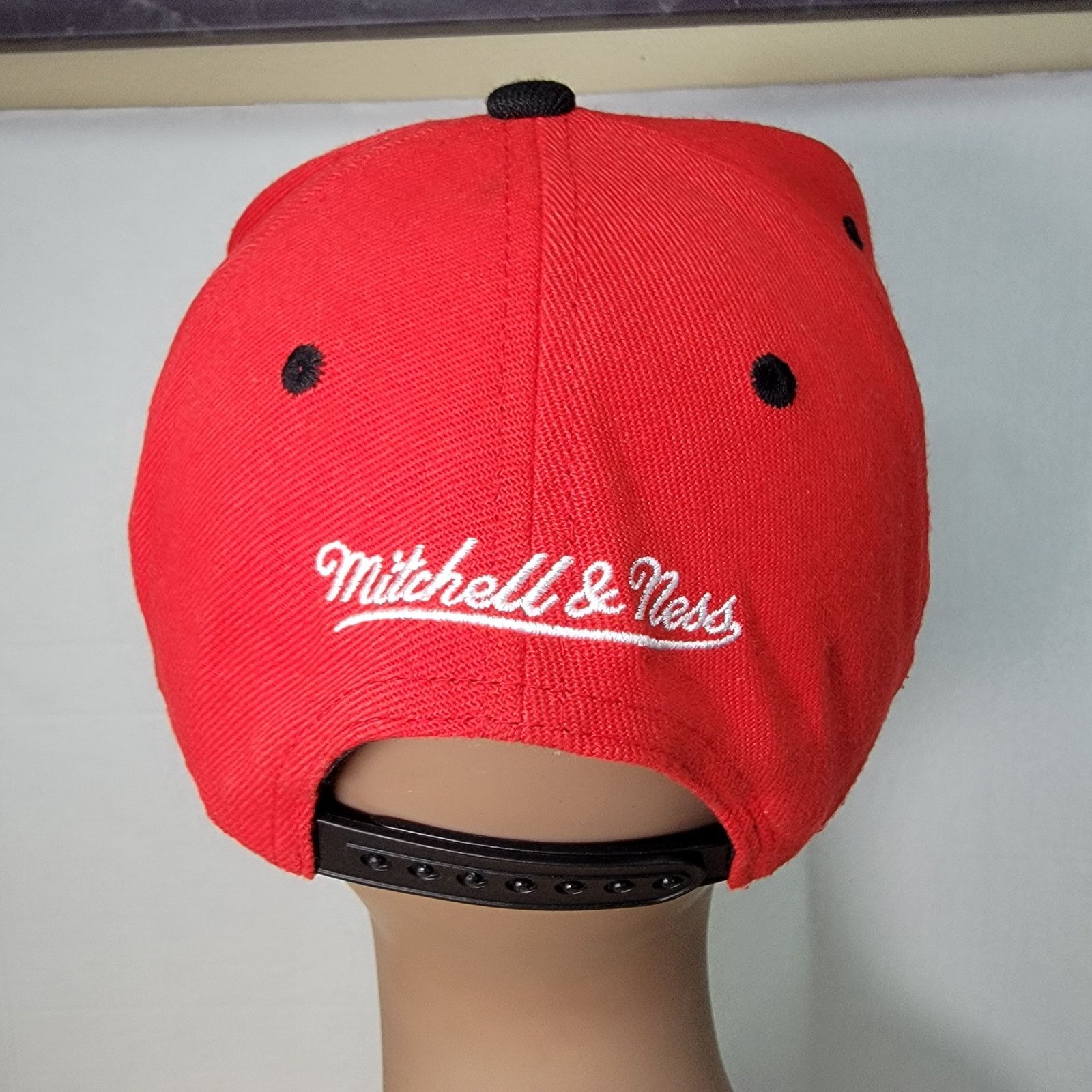 Mitchell & Ness Mitchell & Ness Chicago Bulls Snap Back Hat - NWT Size ONE SIZE - 4 Thumbnail