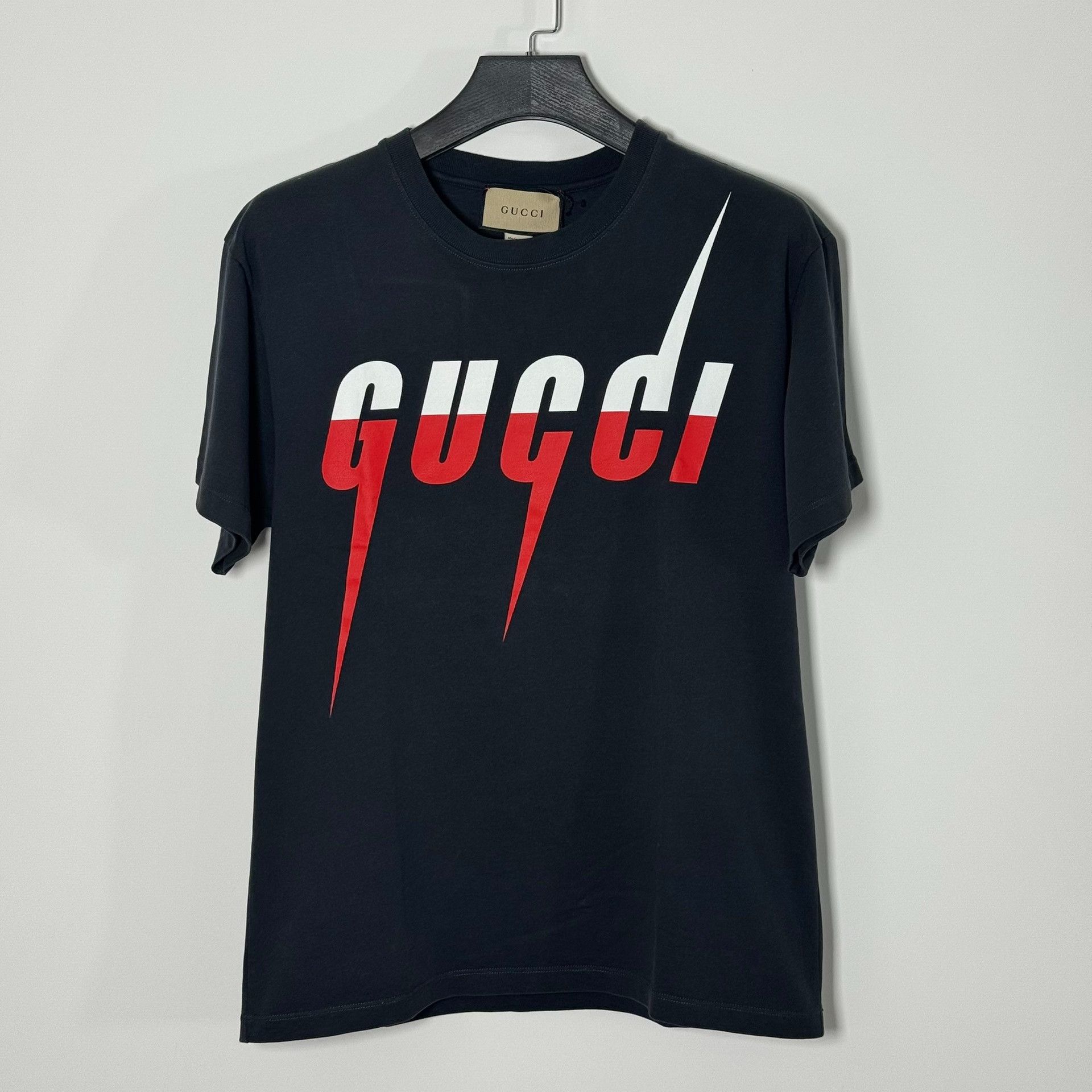 Gucci Gucci Blade Logo Graphic T-Shirt Size S Size US S / EU 44-46 / 1 - 1 Thumbnail