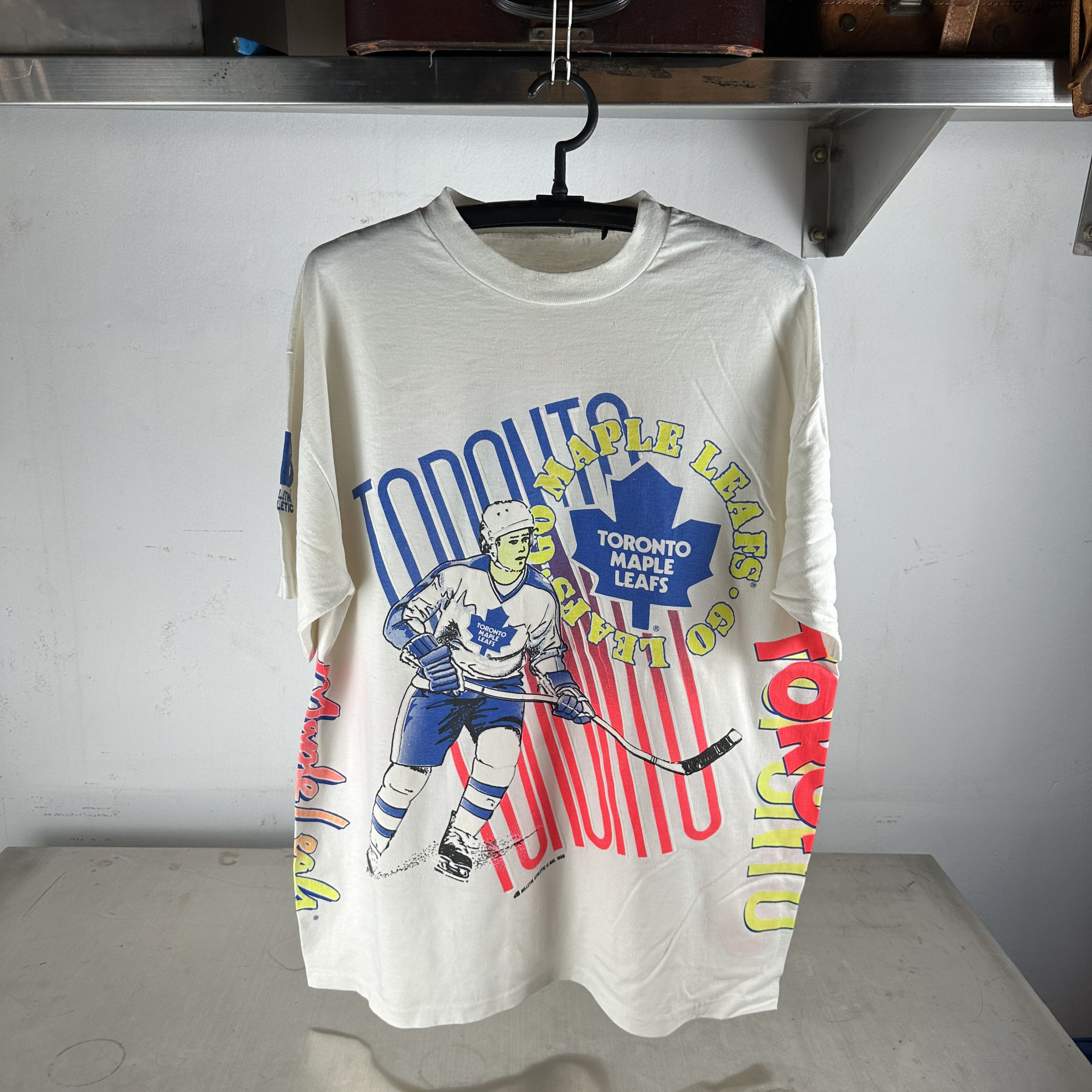 Vintage 1990 Toronto Maple Leafs NHL Bulletin Athletic AOP Tee Size US XL / EU 56 / 4 - 1 Thumbnail