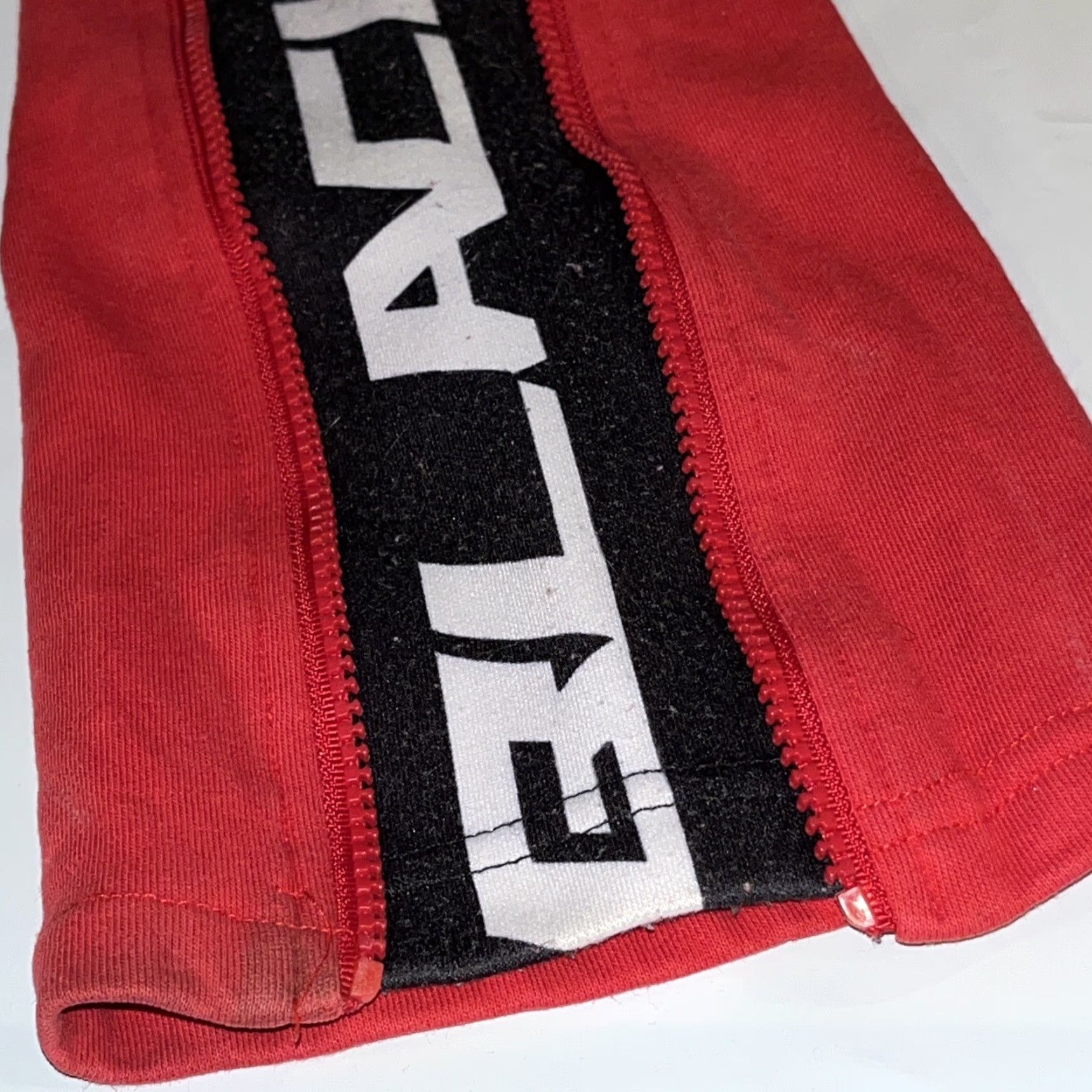 Black Pyramid VINTAGE Black Pyramid RED Baggy Sweatpants Black Side Spellout ZIP SIDES Mens Medium Y2K Size US 31 - 4 Thumbnail