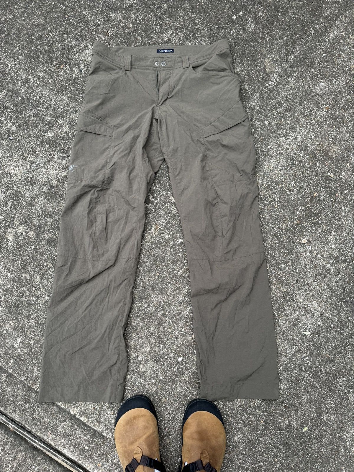 Arc'teryx Arc’teryx nylon hiking pants Size US 33 - 1 Thumbnail