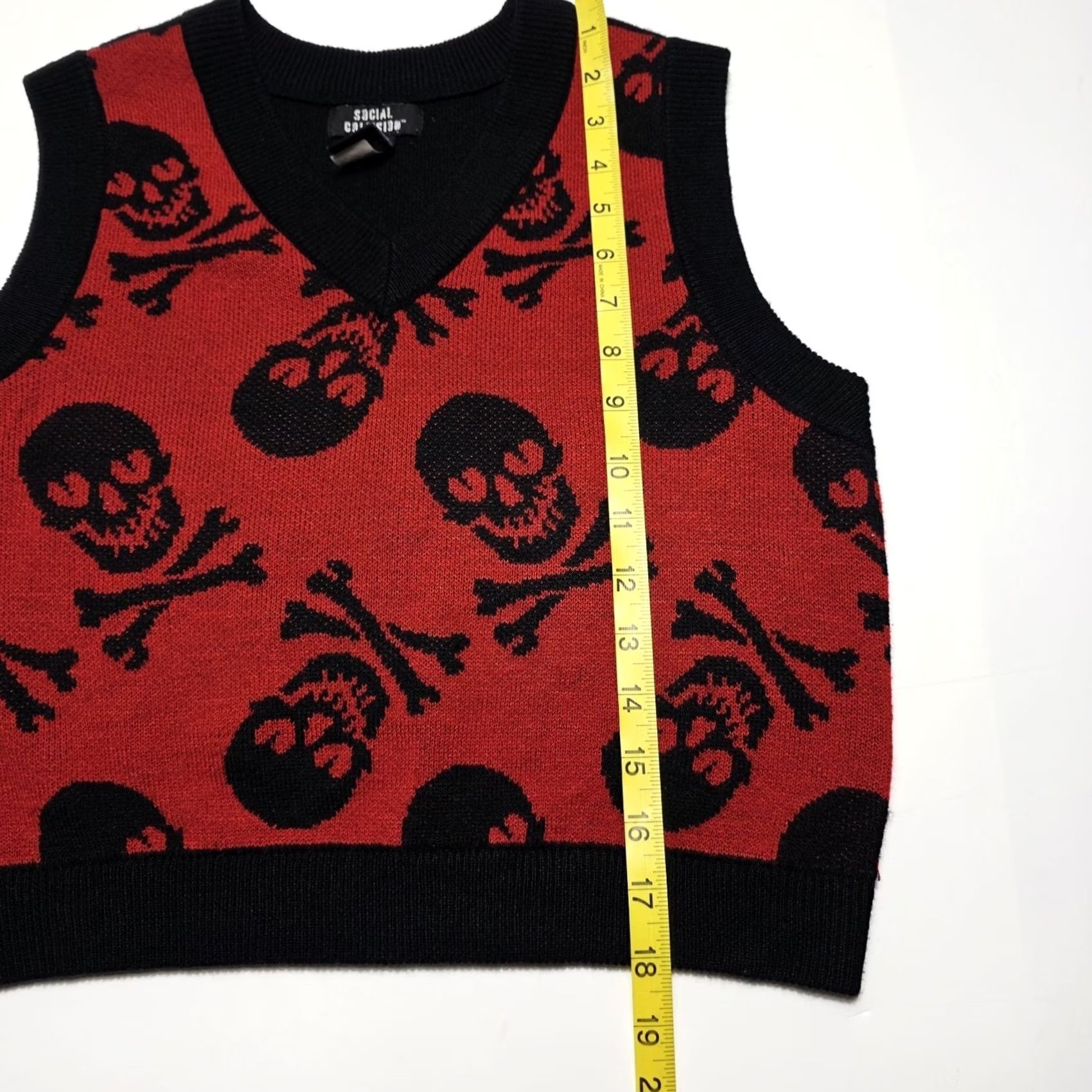 Vintage Social Collision Crop Sweater Vest Red Black Skull Hearts Goth Hot Topic Y2k Women M Vest Size M / US 6-8 / IT 42-44 - 2 Thumbnail