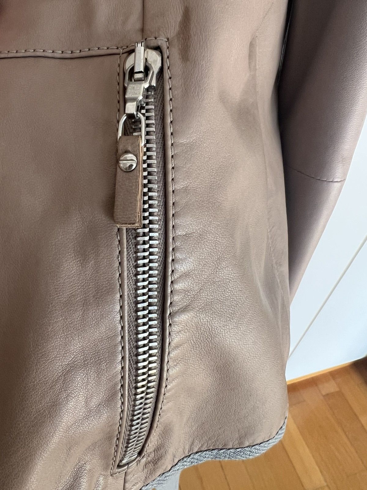 Brunello Cucinelli Brunello Cucinelli Elephant Beige Leather Bomber Jacket Size XL / US 12-14 / IT 48-50 - 19 Thumbnail
