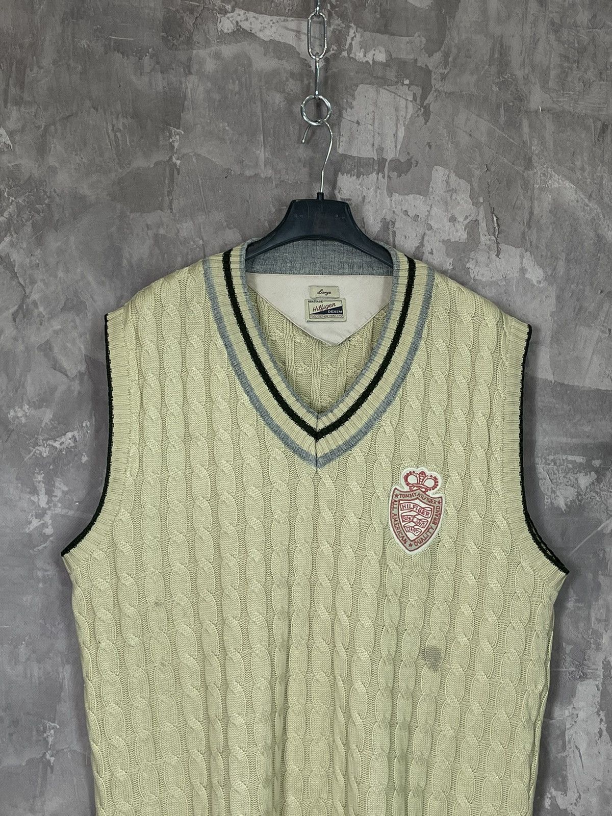 Tommy Hilfiger × Vintage Vintage 90s Tommy Hilfiger Dapper Cable Knit Sweater Vest Size US L / EU 52-54 / 3 - 2 Thumbnail