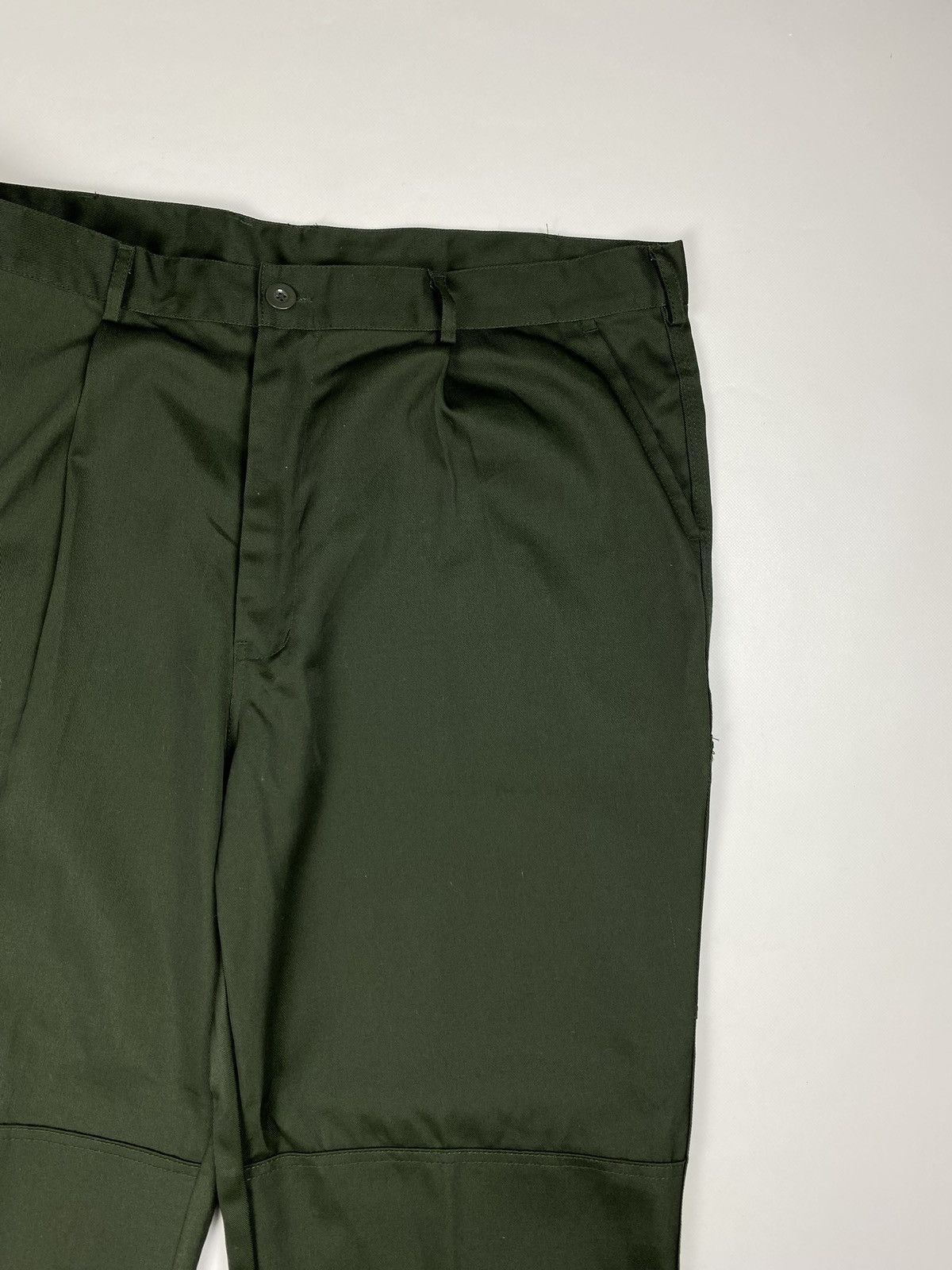 Dickies BNWT! Dickies Workwear men’s cargo pants trousers Size US 42 / EU 58 - 9 Thumbnail