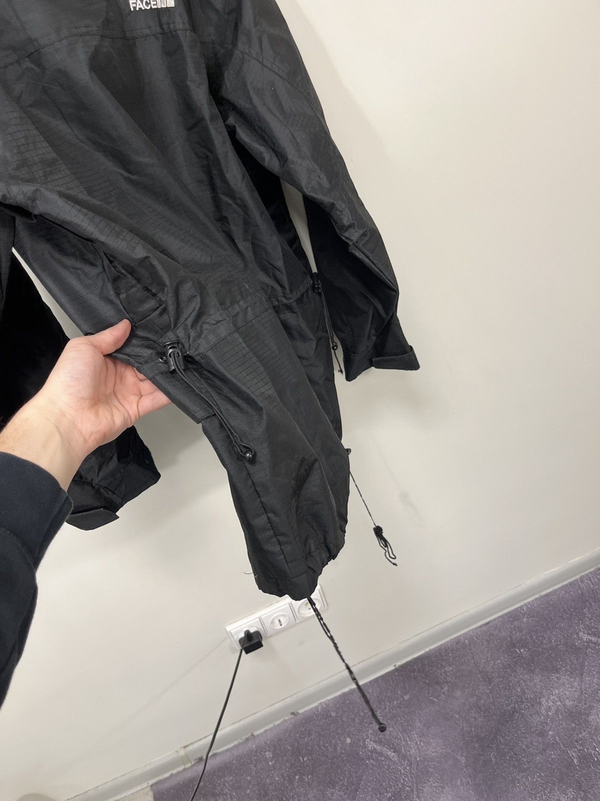 The North Face Vintage The North Face Summit Series Gore-Tex Hooded Jacket Size US S / EU 44-46 / 1 - 19 Thumbnail