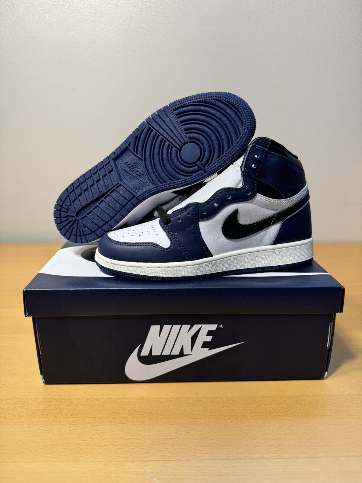 Nike Air Jordan 1 Retro High OG GS 'Midnight Navy' Size US 6 / EU 39 - 5 Thumbnail