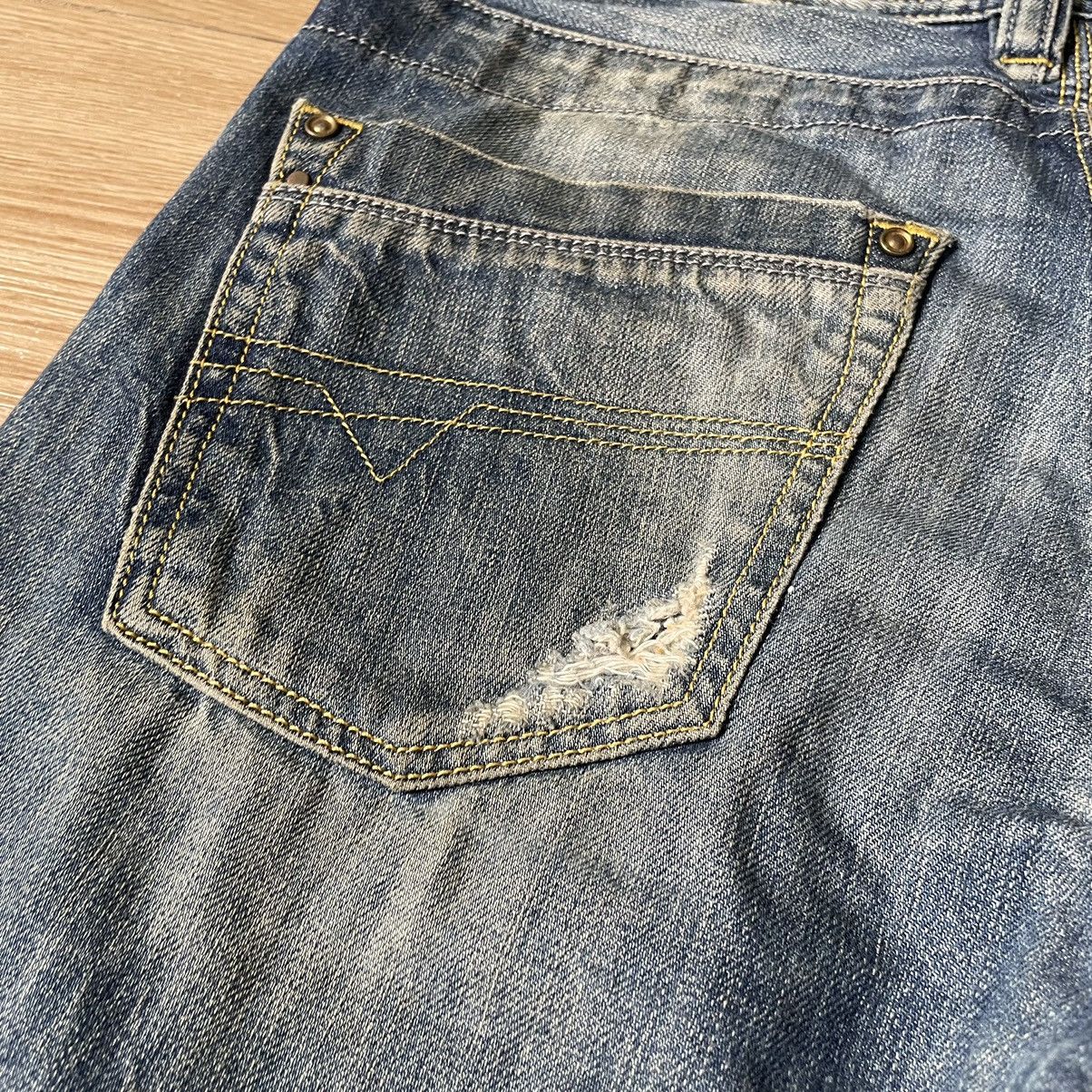 Diesel Vintage Diesel Distressed Straight Cut Faded Mud Wash Denim Size US 32 / EU 48 - 21 Thumbnail