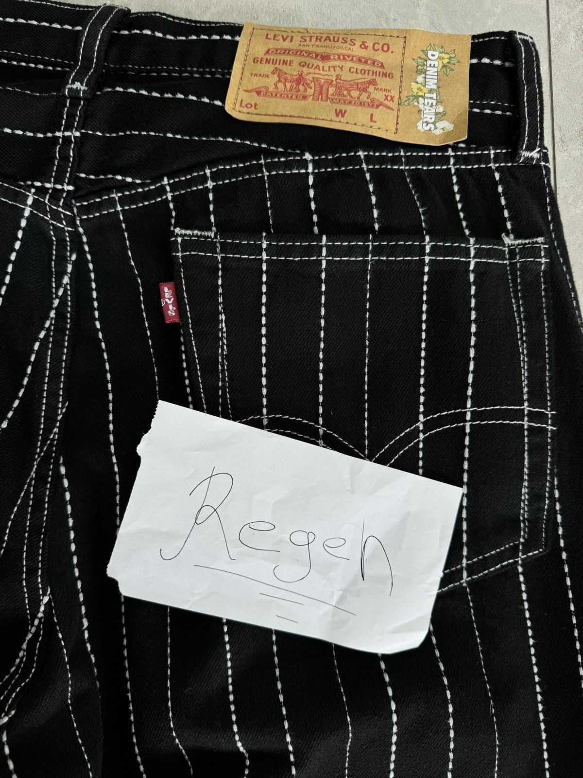 DENIM TEARS Denim Tears Peace Patchwork 501 Black Denim Pants Size US 34 / EU 50 - 6 Thumbnail