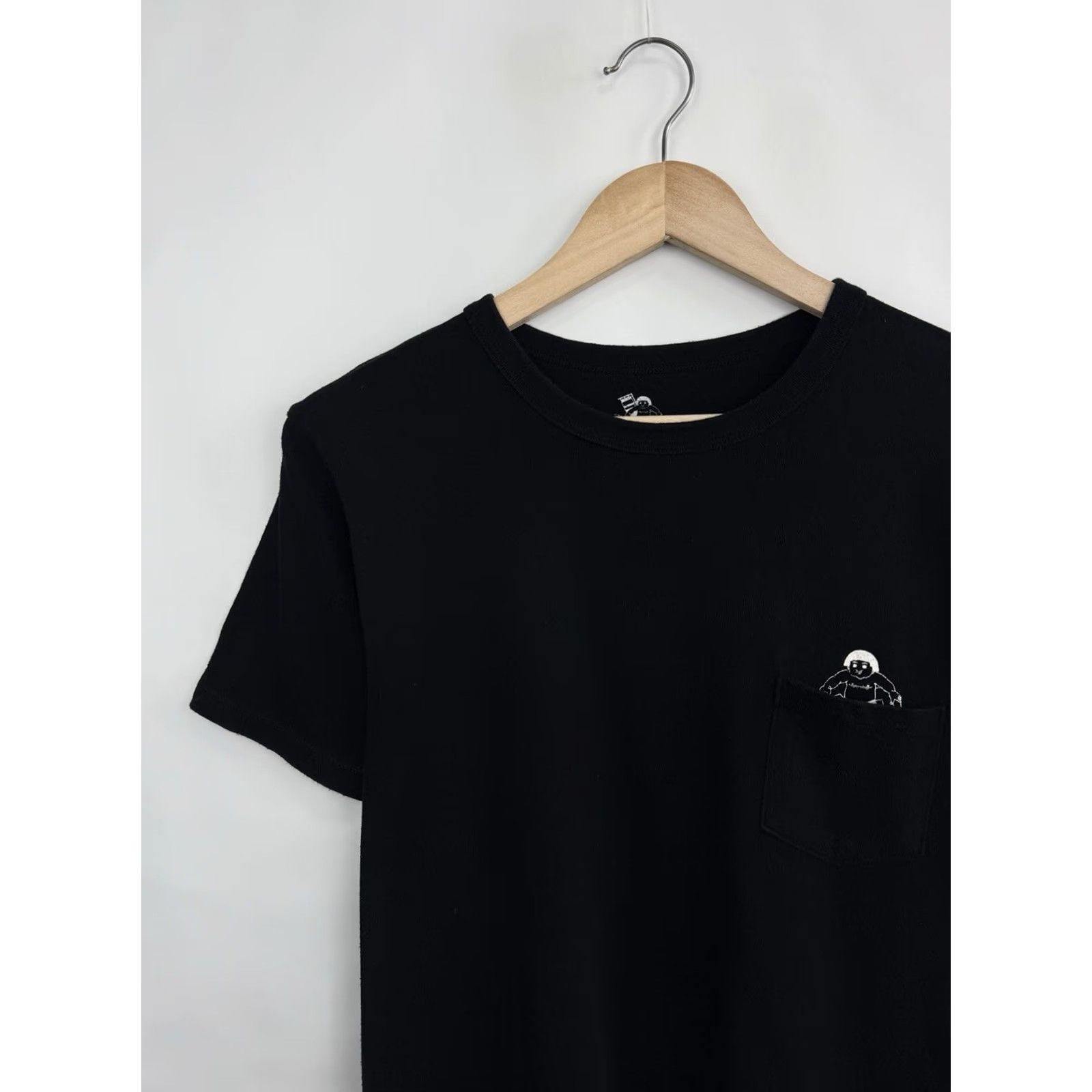 Vintage Y2K Momotaro Jeans Pocket T-Shirt Made in Japan Rare Retro Black S Mens Shirts Size US S / EU 44-46 / 1 - 4 Thumbnail