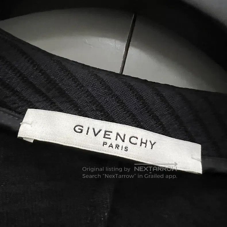 Givenchy Givenchy Navy V-Neck Sleeveless Top Size US S / EU 44-46 / 1 - 3 Thumbnail