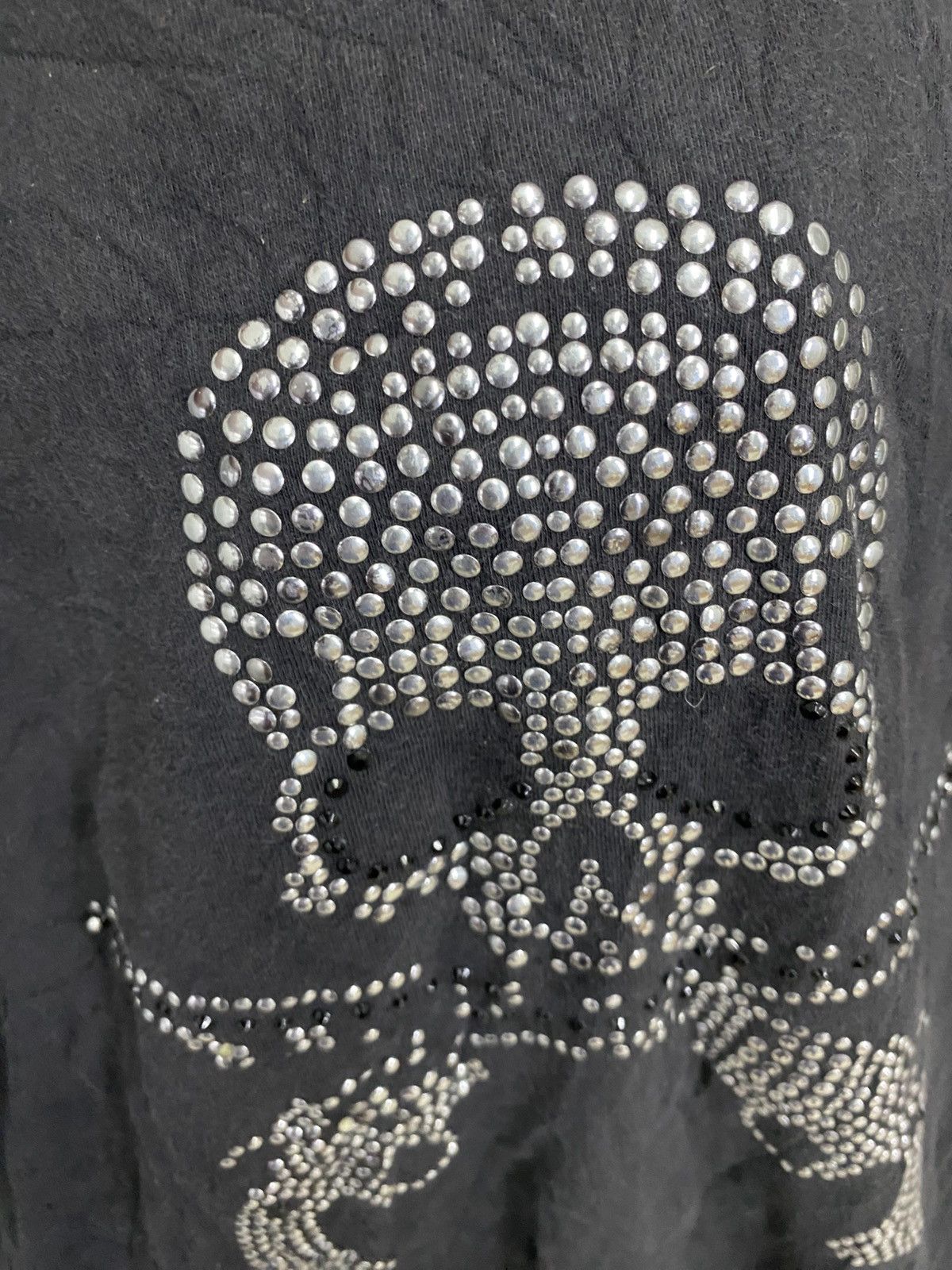Mastermind Japan Mastermind japan tshirt back hit skull and pistol very rare Size US M / EU 48-50 / 2 - 9 Thumbnail