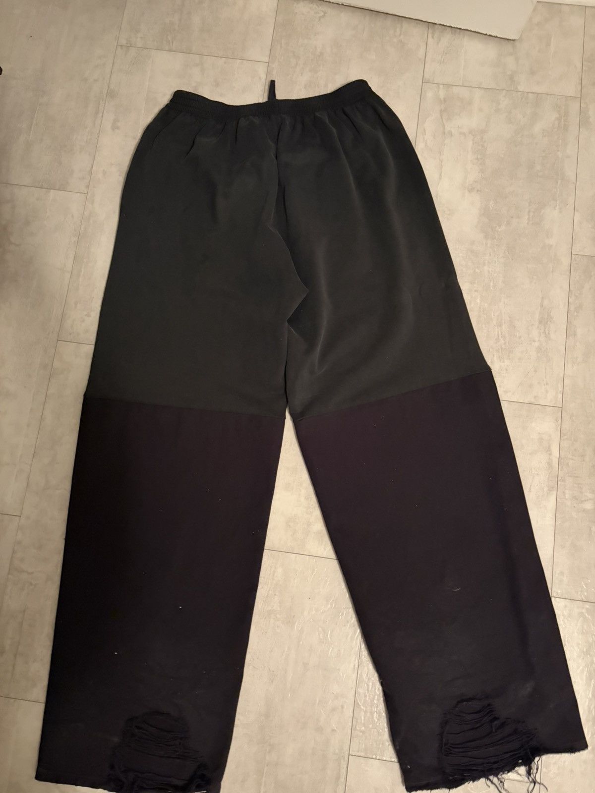 Balenciaga SS2023 Balenciaga Mudshow Hybrid Black 50/50 Half Sweatpant Size US 32 / EU 48 - 2 Thumbnail