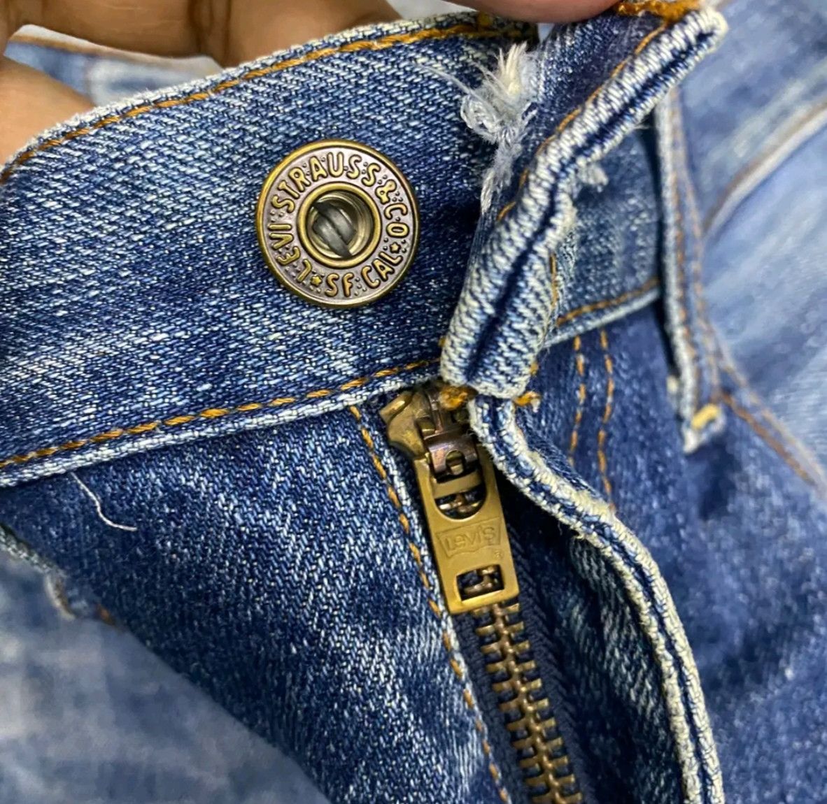 Levi's Vintage Clothing Vintage Levis Distressed Denim Kurt Cobain Style Size US 30 / EU 46 - 13 Thumbnail