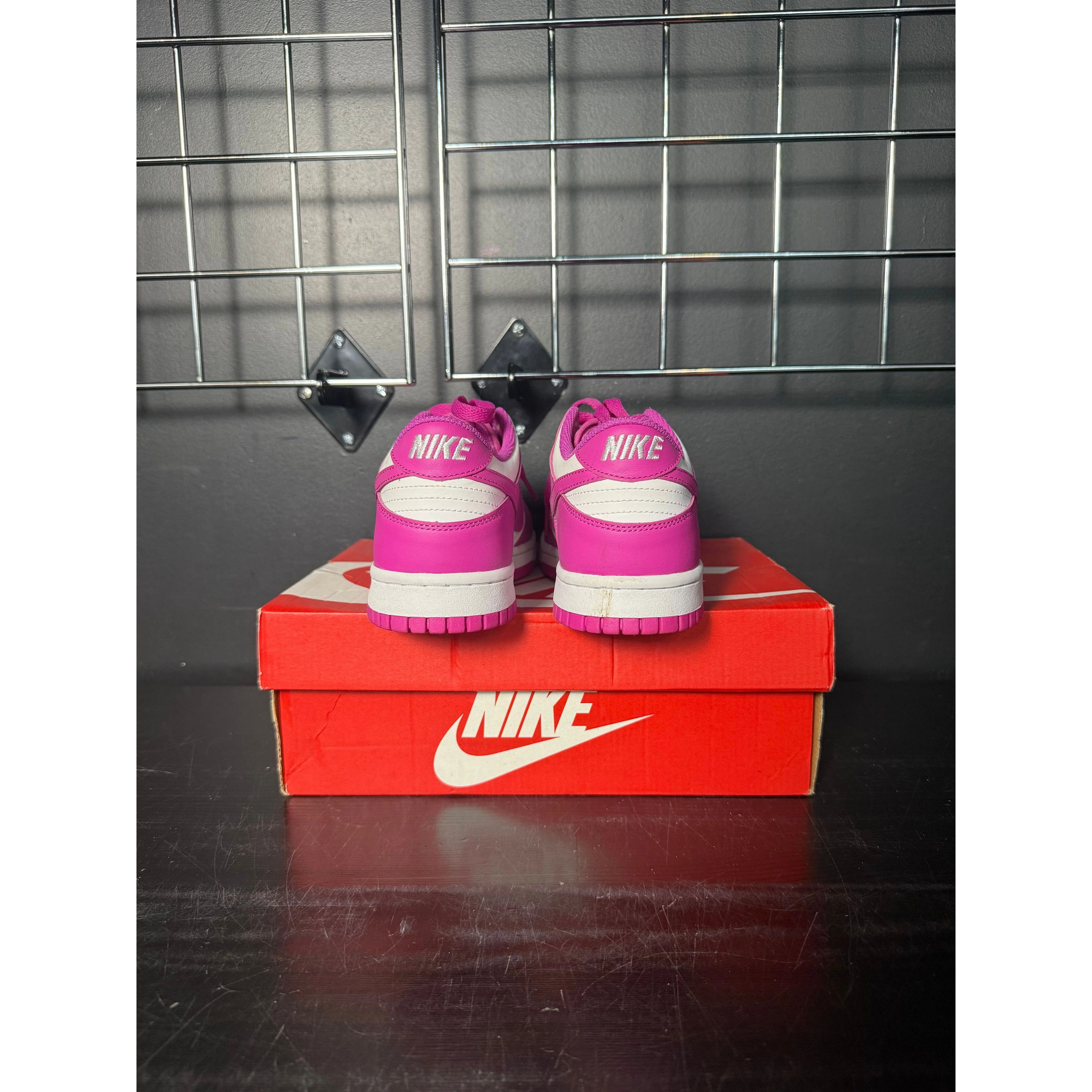 Nike Nike Dunk Low "Laser Fuchsia" (GS) **PRE-OWNED** - Size 7 Size US 7 / EU 40 - 4 Thumbnail